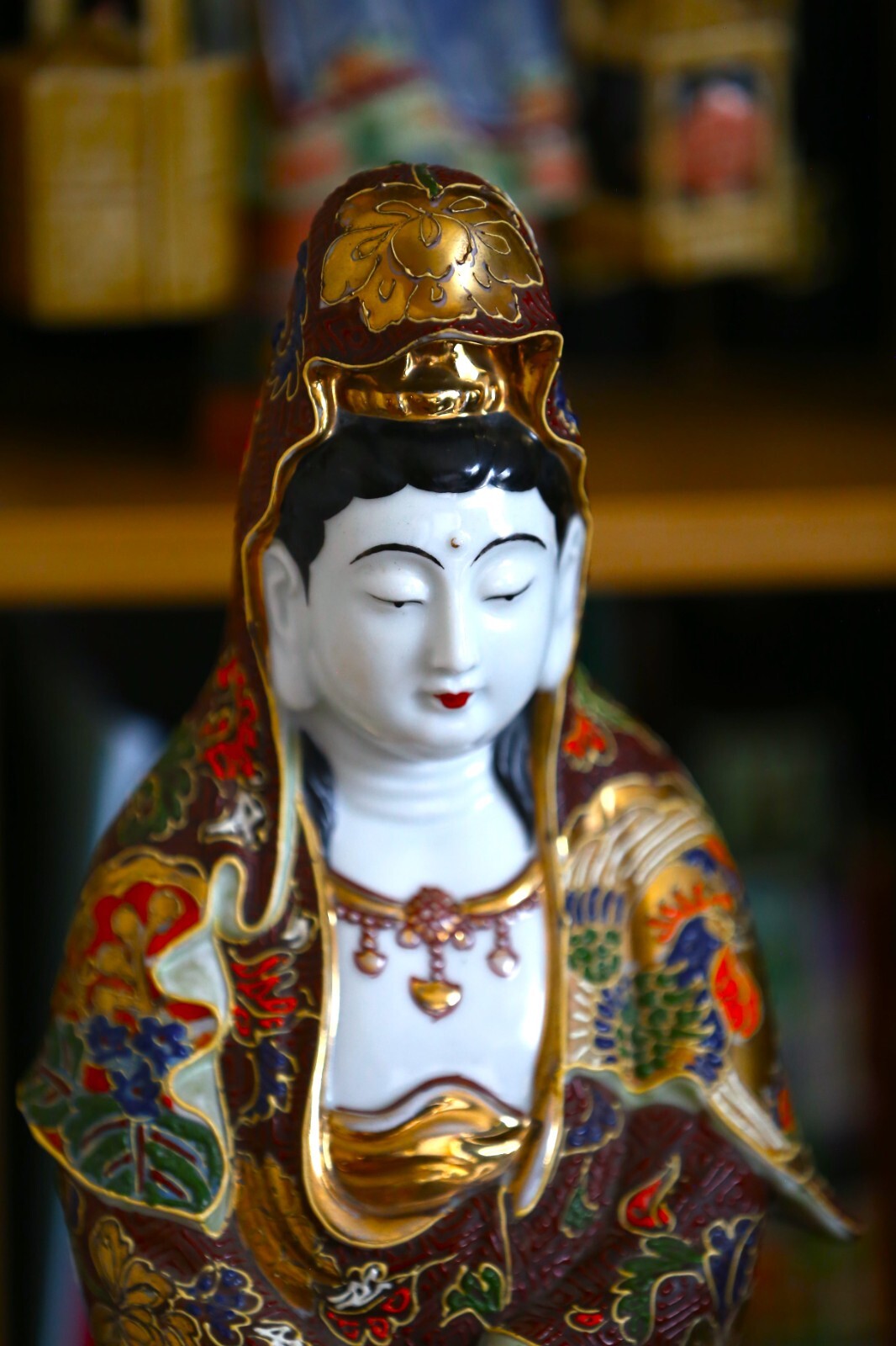 Antique Japanese Kutani Yaki Guanyin Buddha Porcelain Statue 九谷烧瓷器五彩观音菩萨像