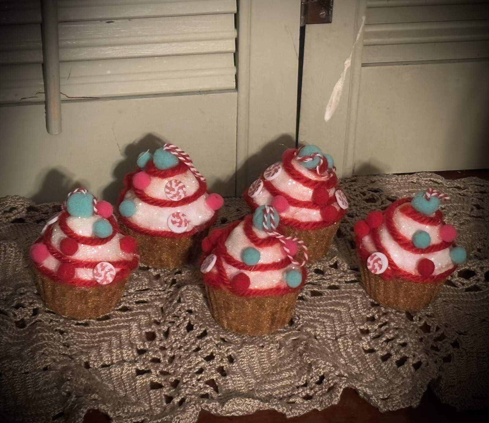Set of 5 CANDY CUPCAKE Christmas Tree Ornaments 3″ tall Red White Pink Green