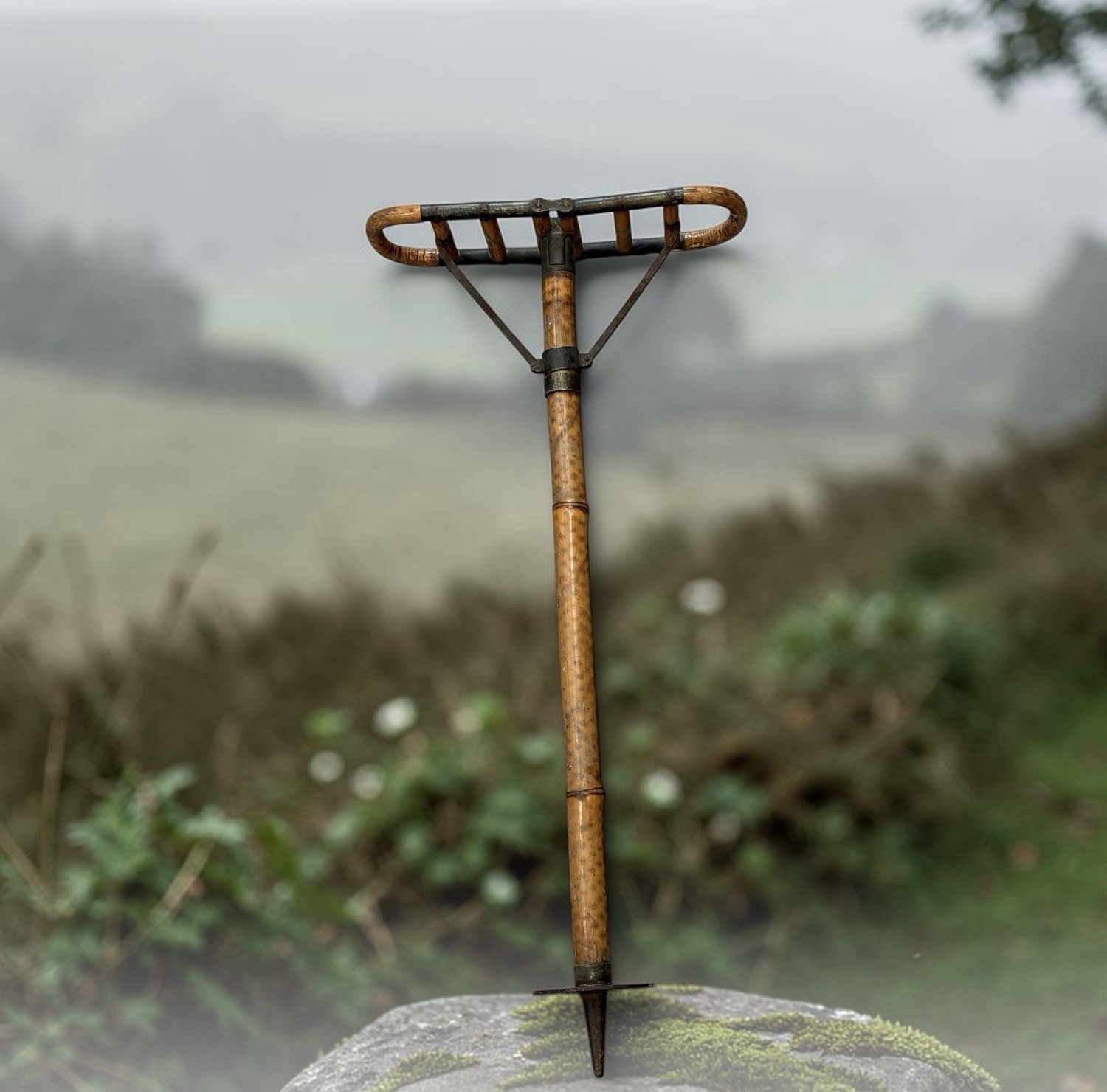 Antique Bamboo Shooting Stick Folding Seat Cane Hunting Walking Stick