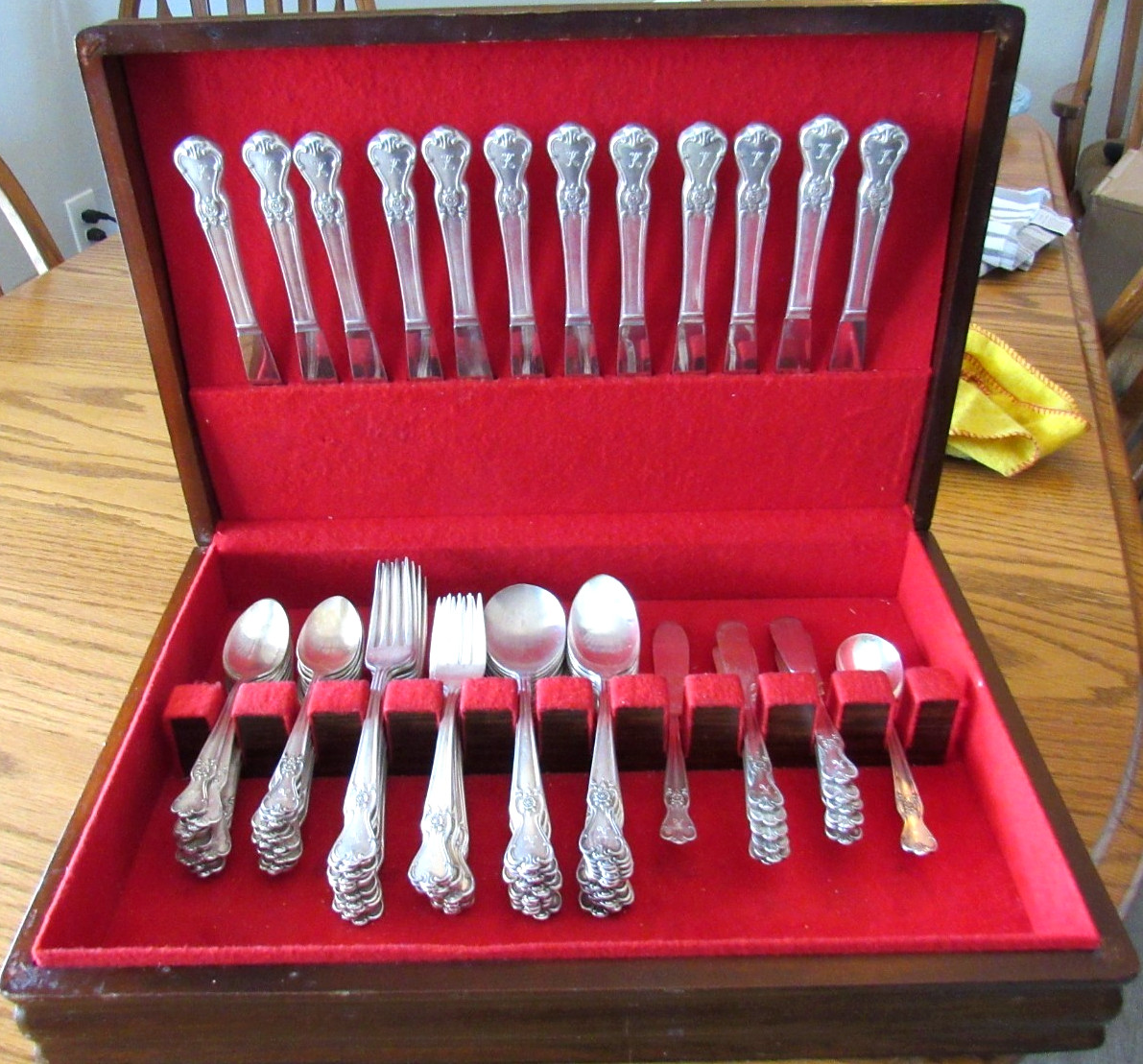 109 Pc Old Company Silver Plate Flatware Signature Rose Set Org Wood Case MONO K