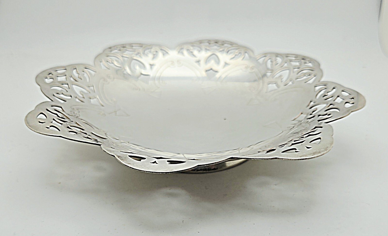 Vintage Silverplate Candy, Nut Dish 6″ Engraved & Pierced Design