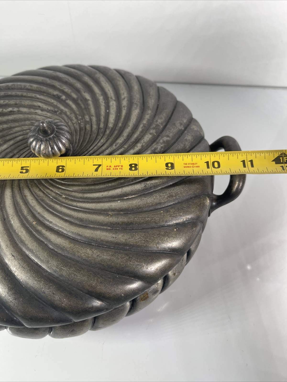 Antique Middletown Serving Dish & Lid – Silverplate Hard White Metal Swirl