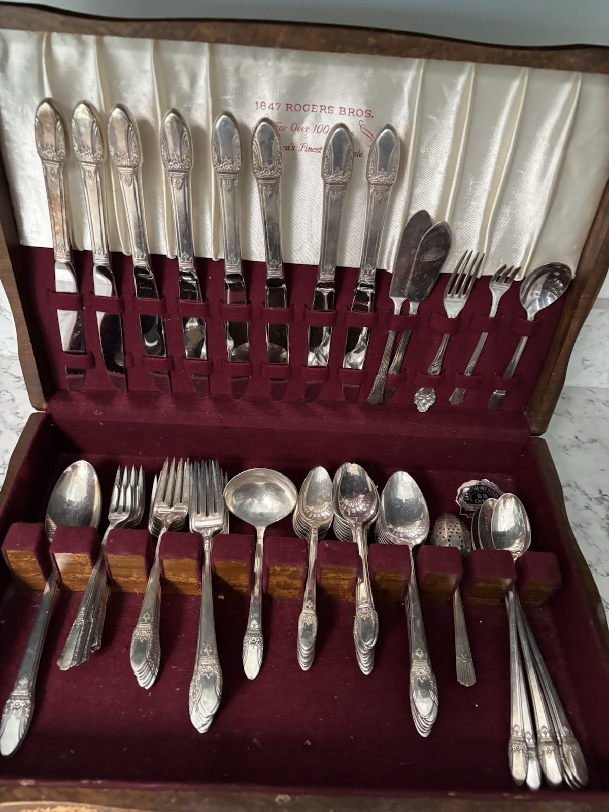 1847 Rogers Bros First Love And Other Pieces Total 60 Pieces Silver plate