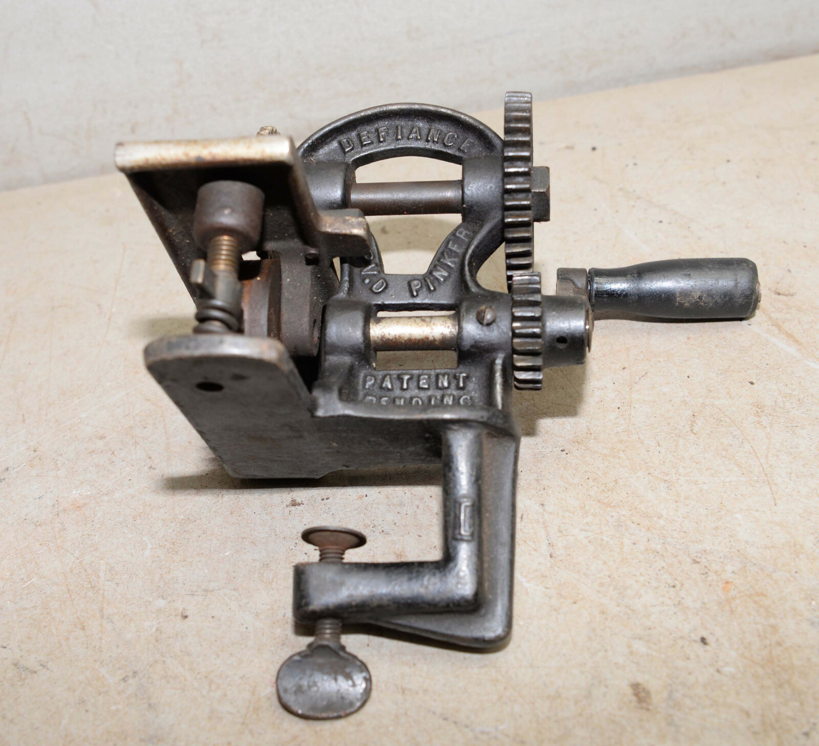 Rare 1917 Defiance Button Pinking machine iron gear sewing tool collectible