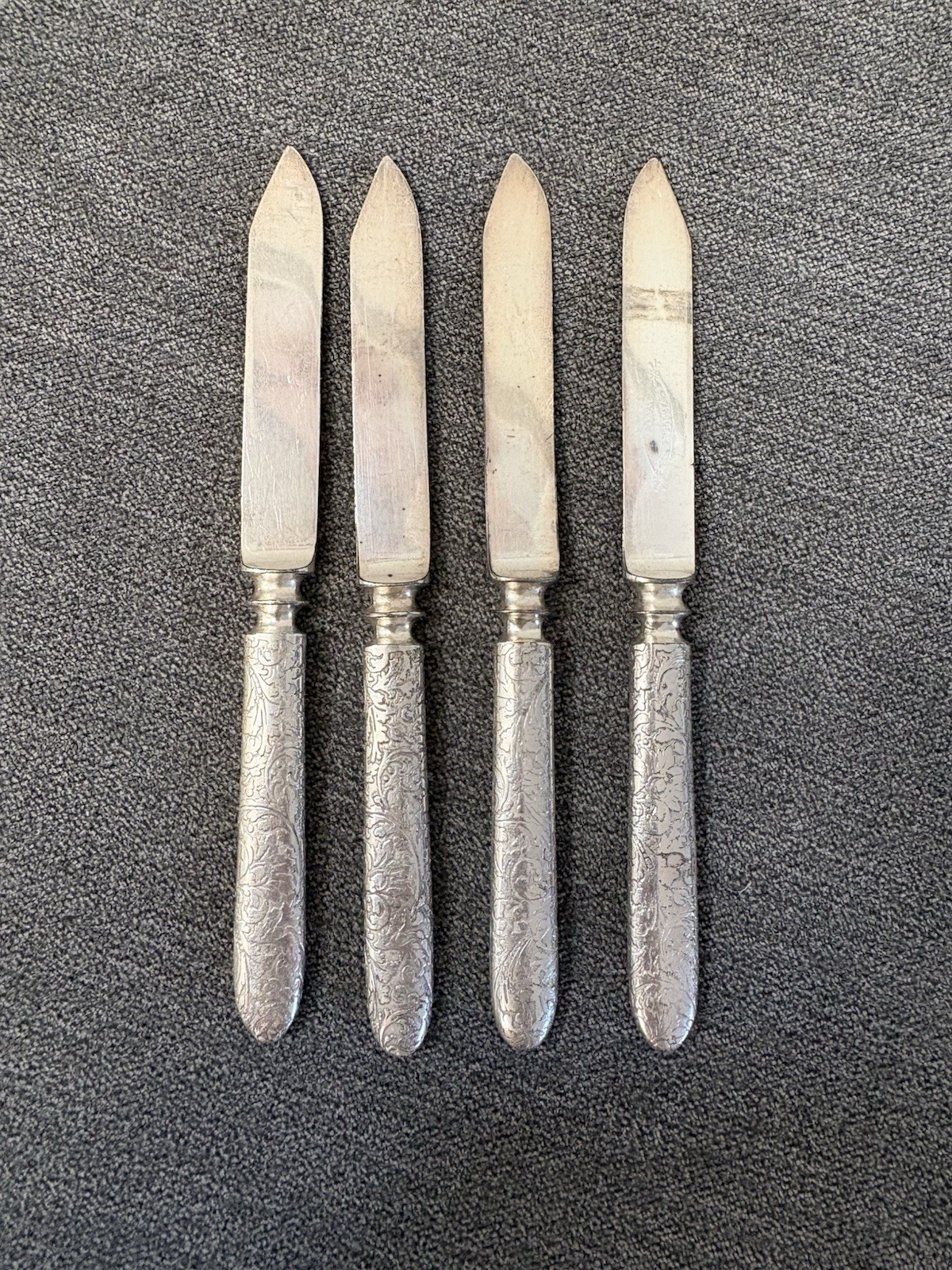VTG Set of 4 Fruit Knives 1847 Rogers Bros. Co Warranted Silver Plate Arabesque