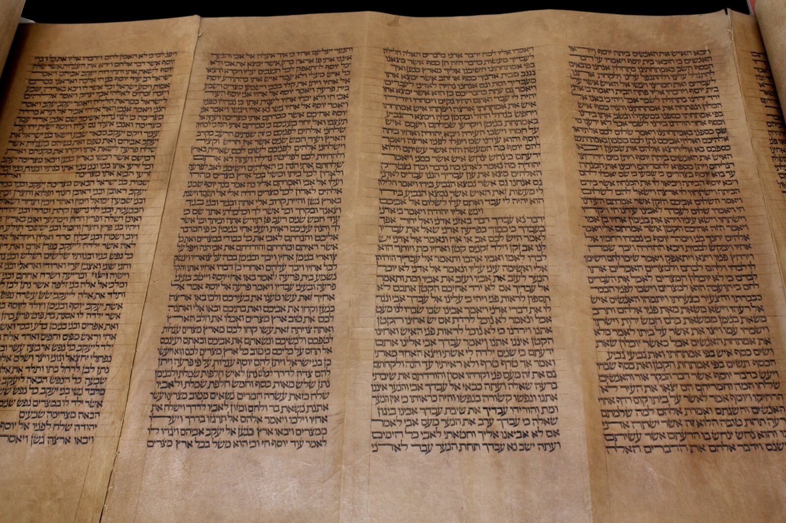 ANCIENT COMPLETE TORAH BIBLE MANUSCRIPT SCROLL DEER PARCHMENT 450 YRS ITALY