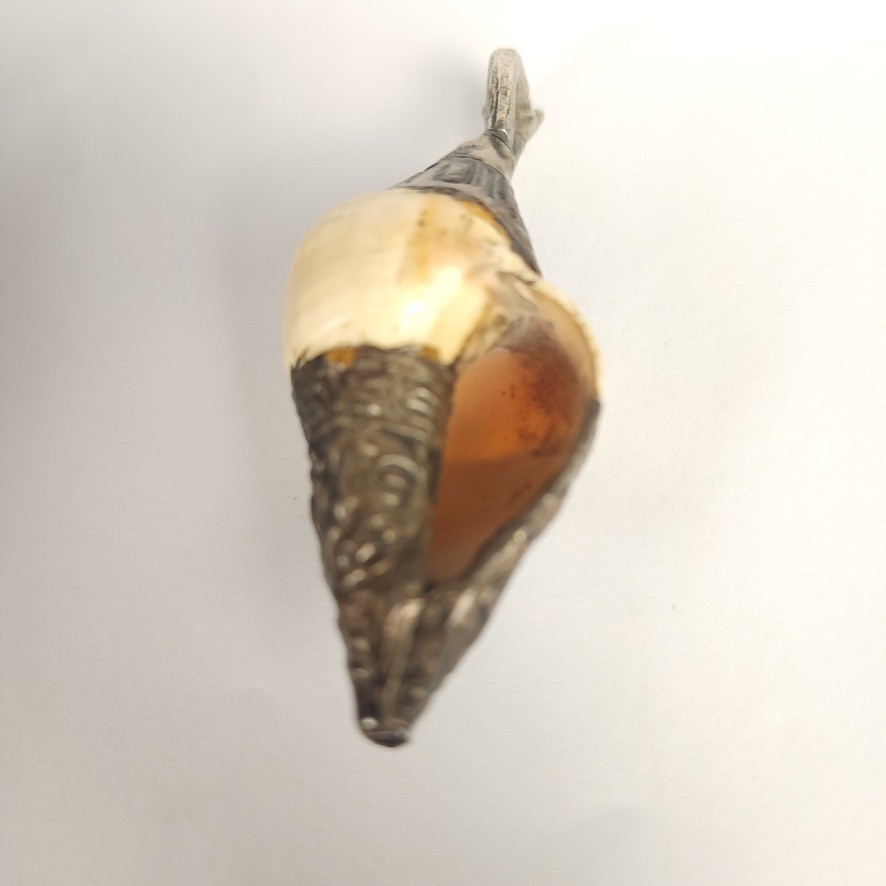Tibetan Conch Shell Embossed Tribal Silver Bird Vintage Necklace Pendant