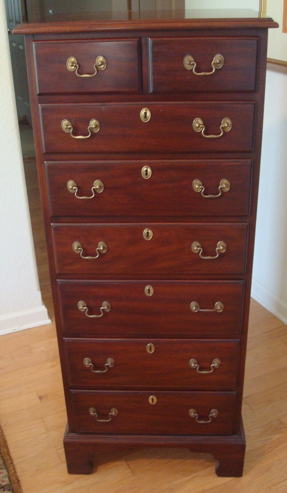 Henkel Harris Genuine Mahogany Princess Anne Lingerie Chest Semainier