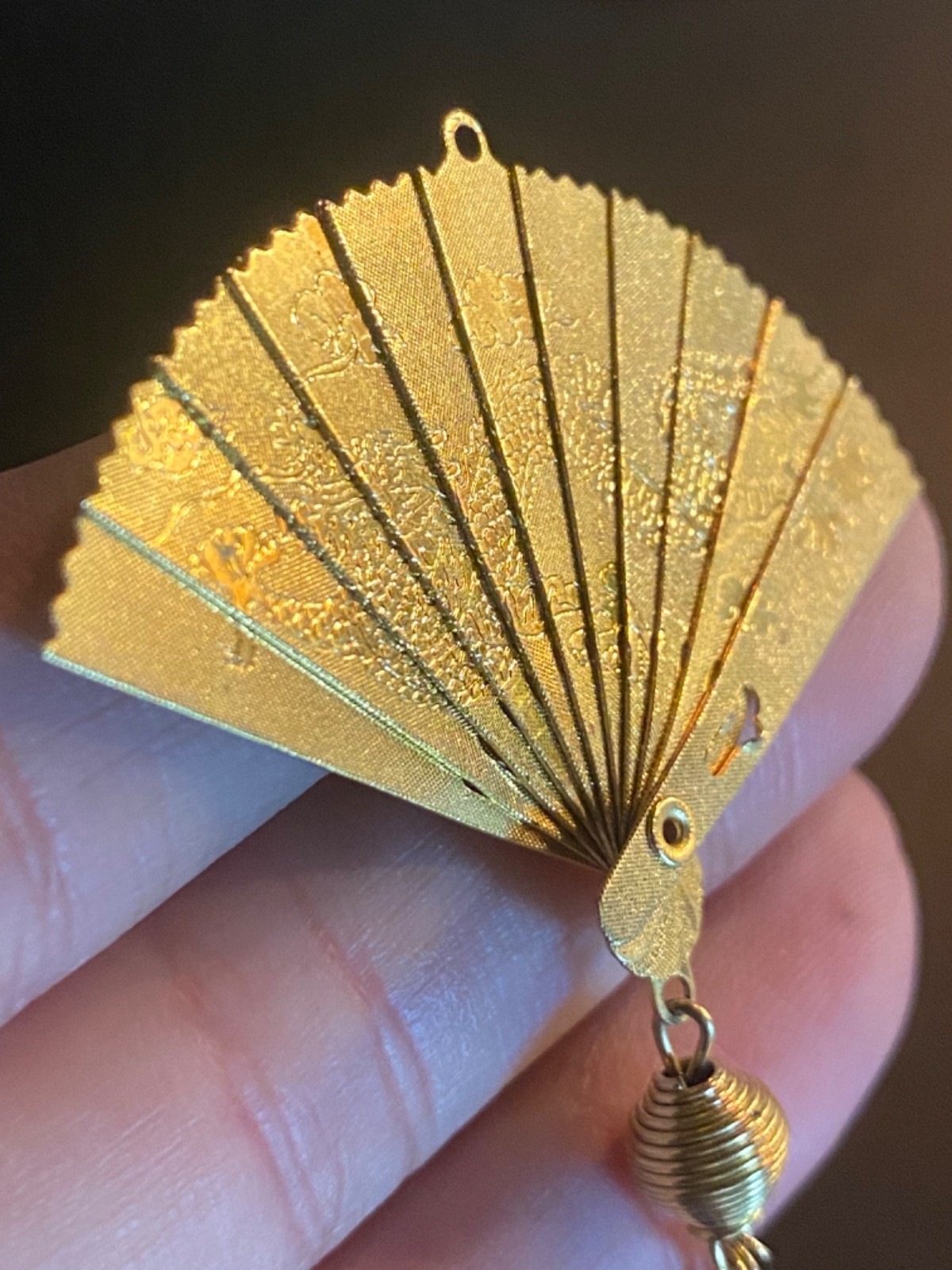VTG Chinese Dragon Crane Bird Etched Tassel Folding Fan Gold Tone Charm Pendant