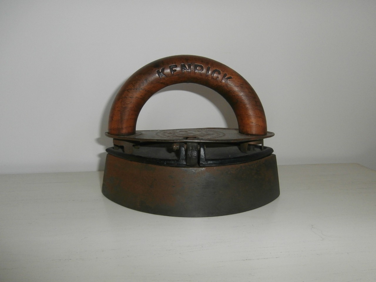 VINTAGE FLAT IRON SAD IRON ARCHIBALD KENRICK & SONS WEST BROMWICH – CAST IRON