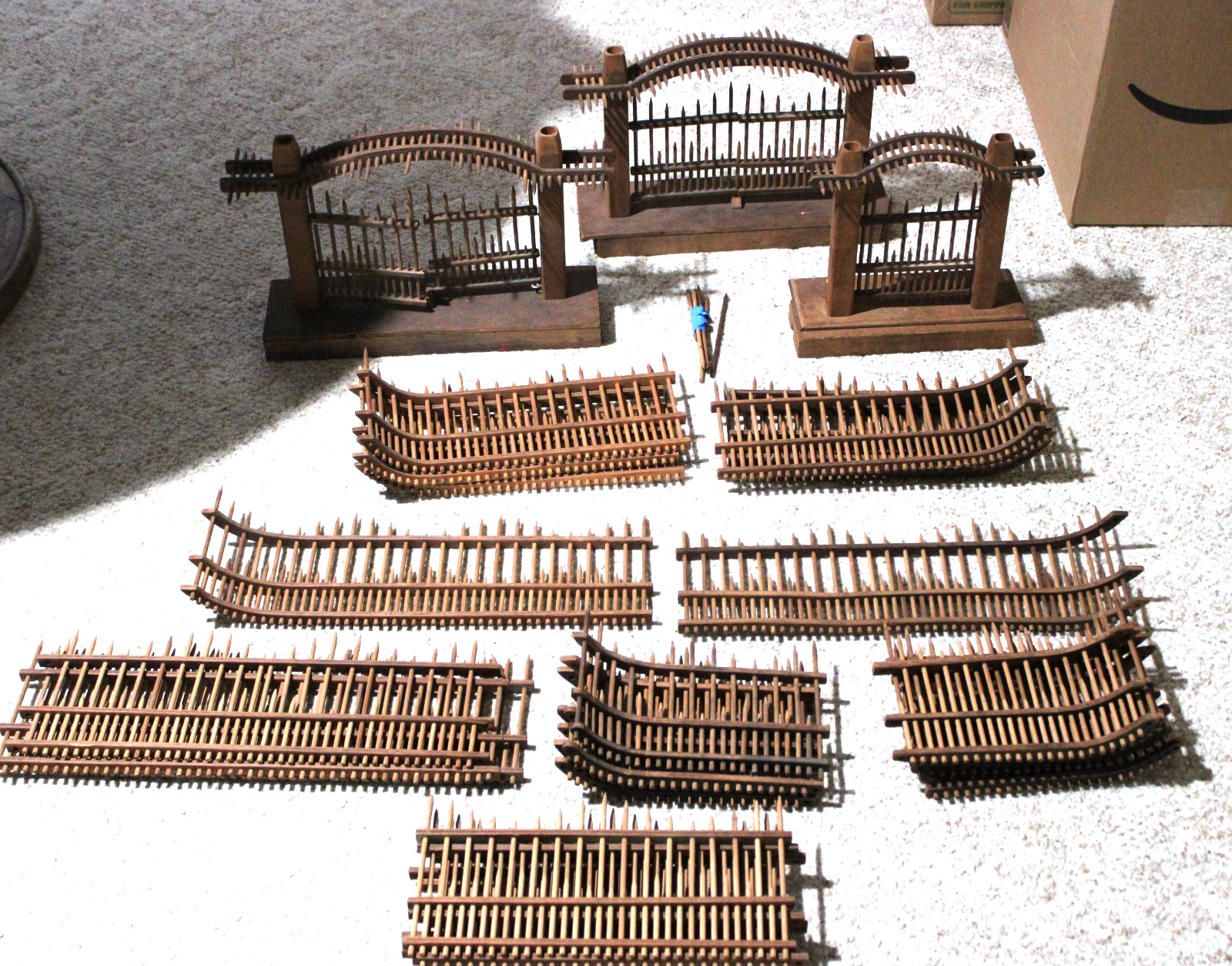 ANTIQUE VICTORIAN ASIAN CHINESE MINIATURE FENCE GATES XMAS VILLAGE RAILROAD WOOD