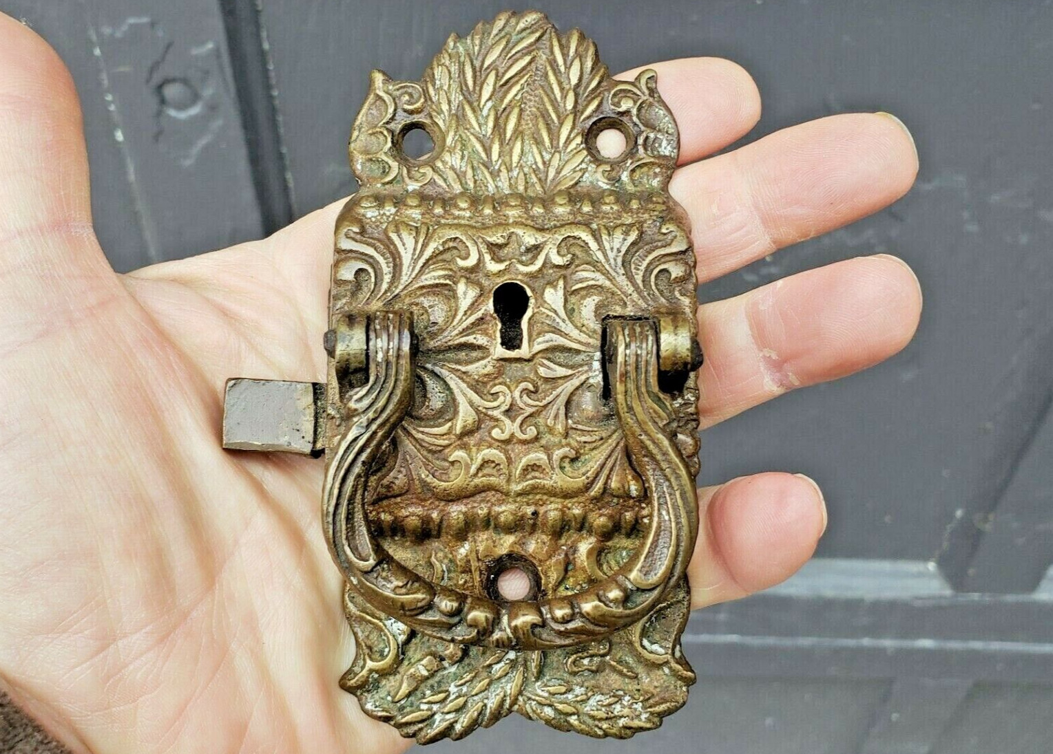 Antique Victorian Icebox Ornate Brass Right Hand Door Latch 2.5″ x 5″ ORIGINAL