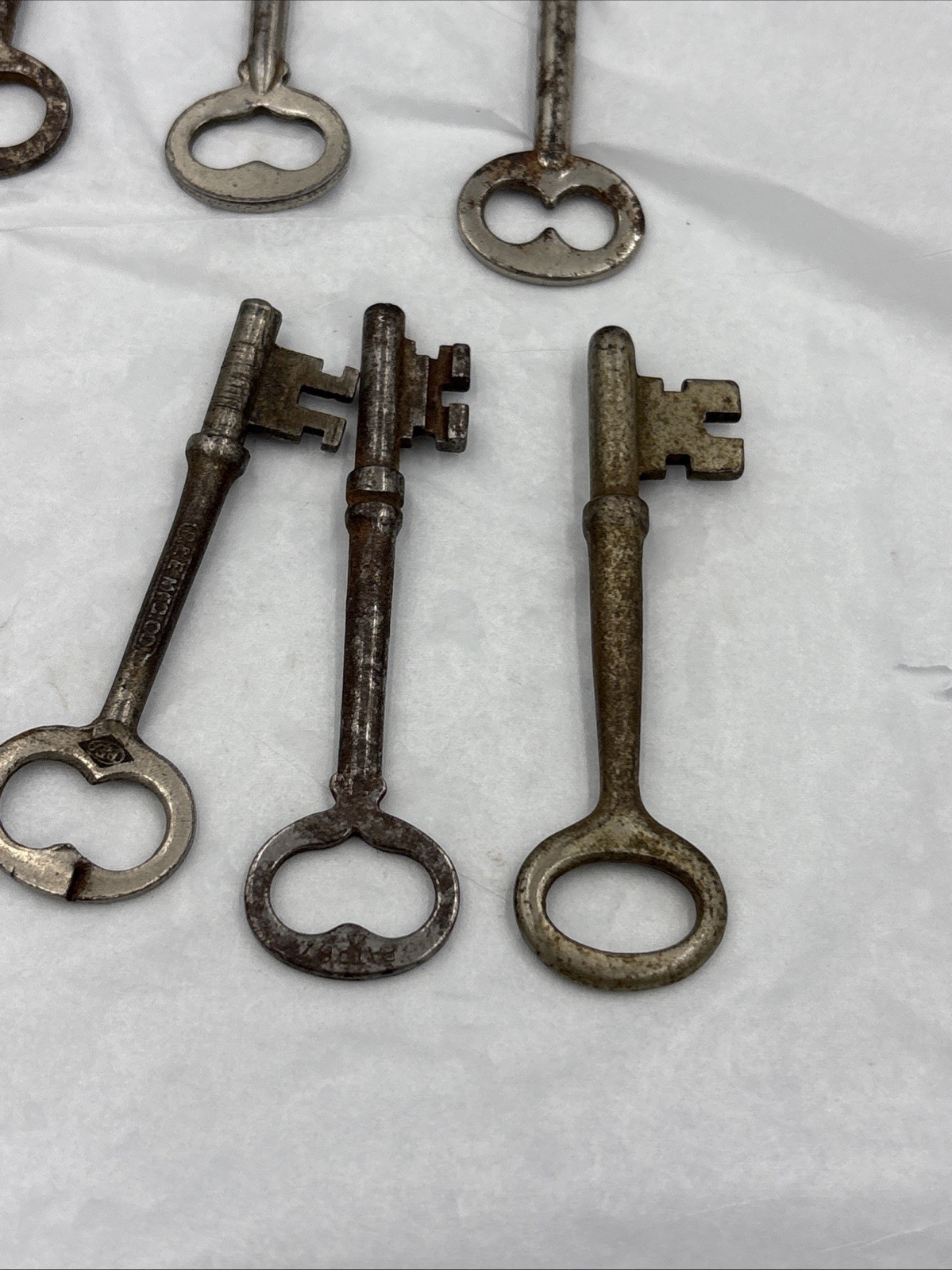 Lot Of 9 Antique Iron Jail Cellar Door Skeleton Keys Long Rusty 3.5” -2.5”