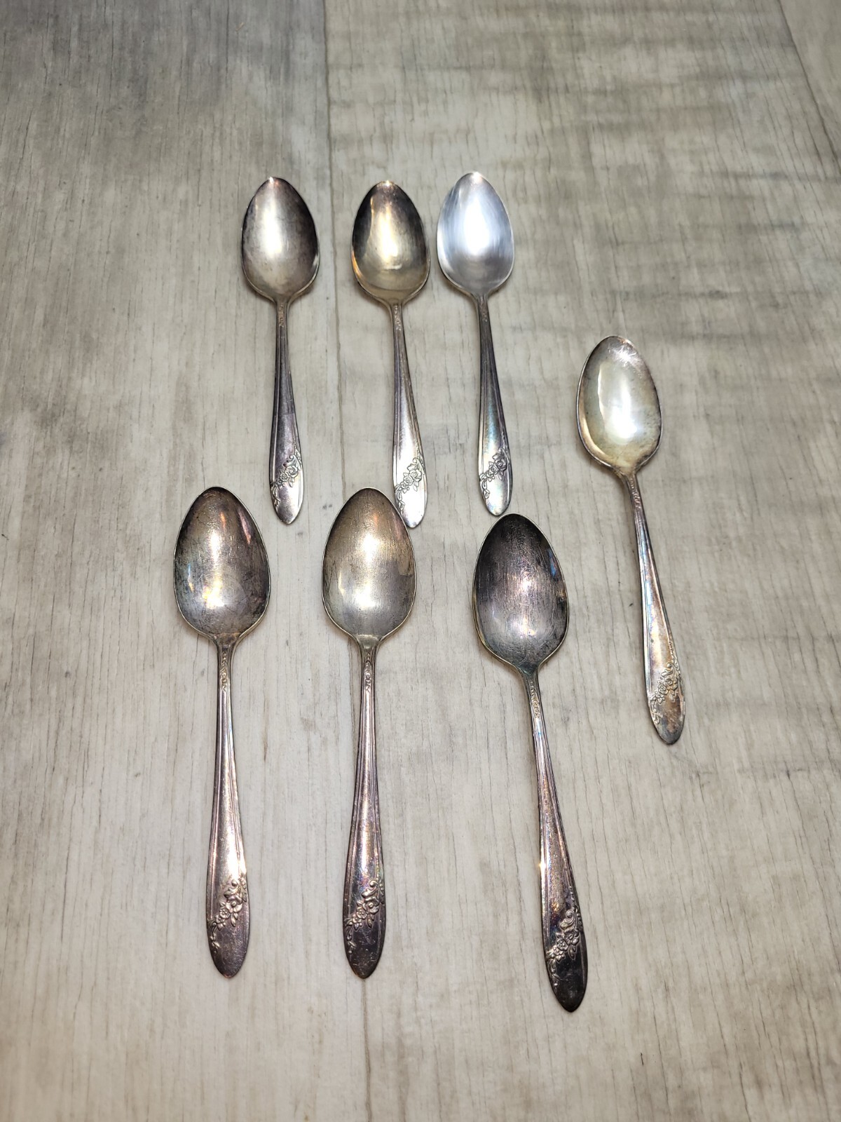 LOT OF 7 VINTAGE TUDOR PLATE COMMUNITY ONEIDA SILVER SPOONS FLATWARE