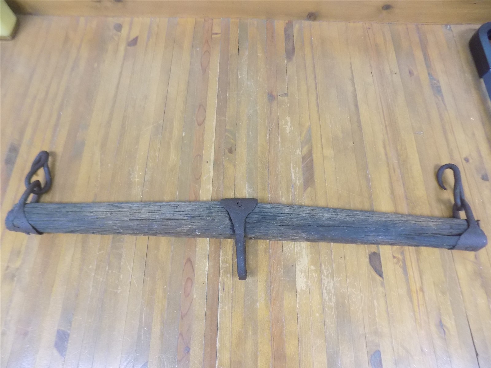 Antique Primitive 29″ Wood Forged Iron Single Tree Horse Oxen Yoke Farm Barn