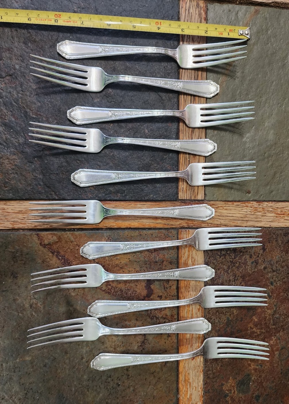 😃 LOT OF 11 MW ROGERS c1926 CHALFONTE SILVERPLATED PLACE – DINNER FORKS 🍽😋