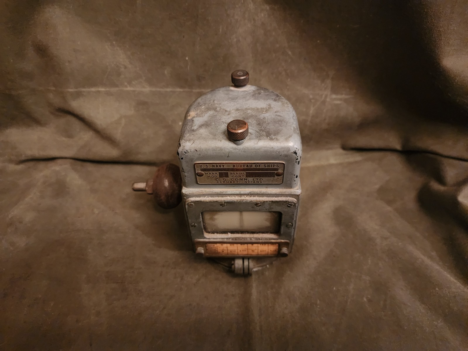 U.S. NAVY BUREAU OF SHIPS C.G. CONN MOUNTED COMPASS .