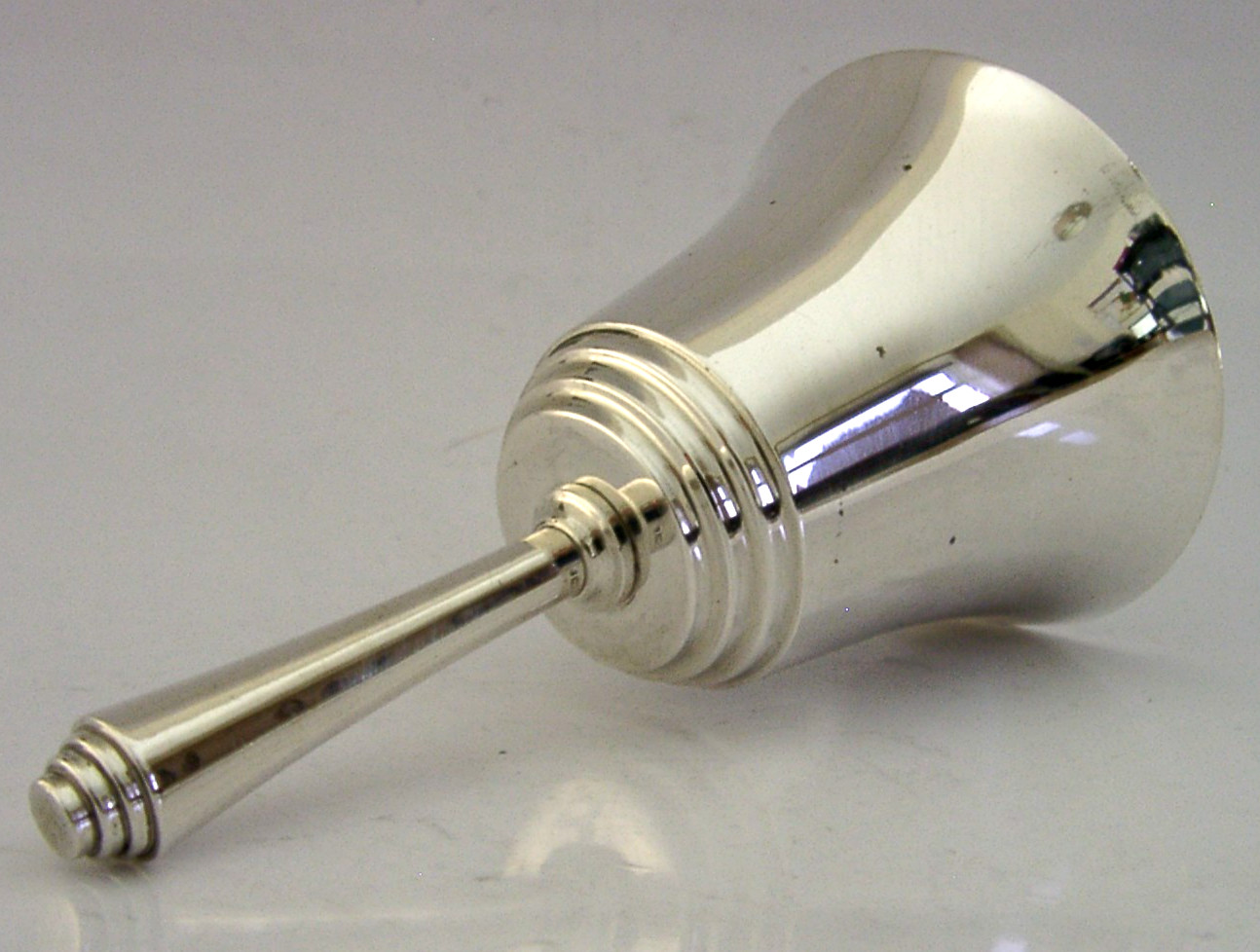STYLISH STERLING SILVER TABLE DESK RECEPTION BAR BELL 1979 DESK ITEM 98g