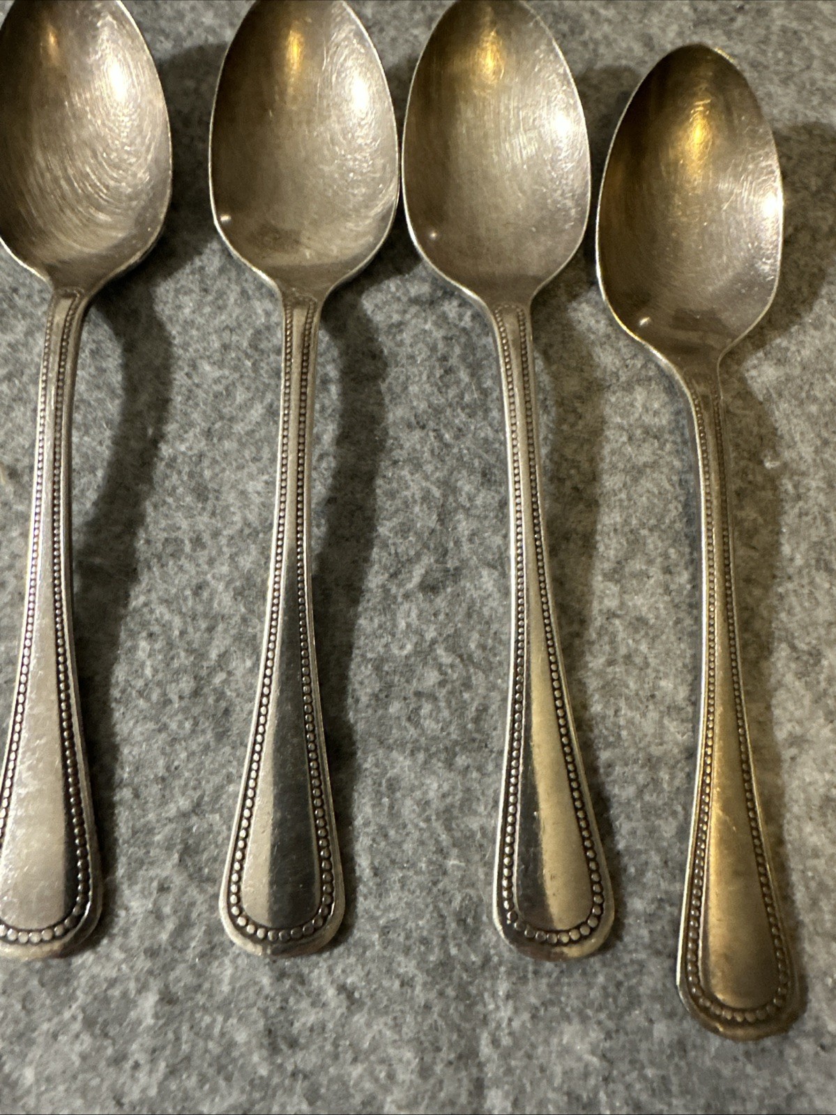 46 Pc ONEIDA COMMUNITY CUBE SILVER-PLATED PATRICIAN PATTERN BEADED FLATWARE 1975