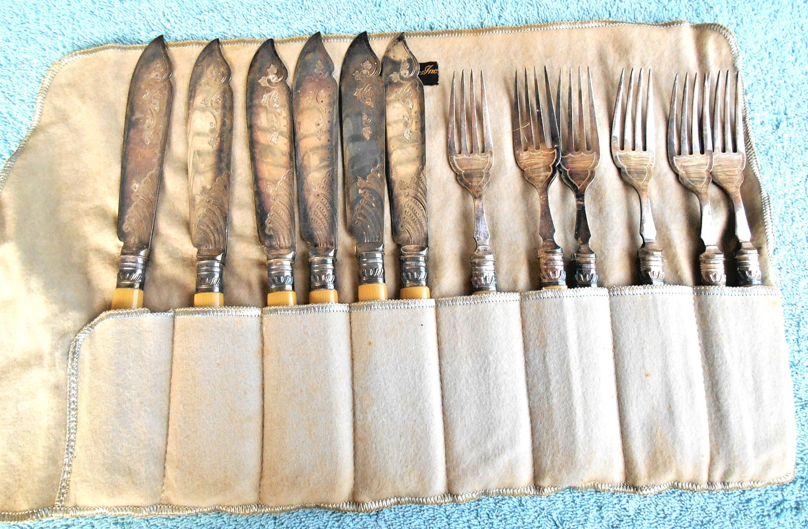 ANTIQUE Thomas Turner & Co. in Sheffield, England. 12 PIECE FORK & KNIFE SET .