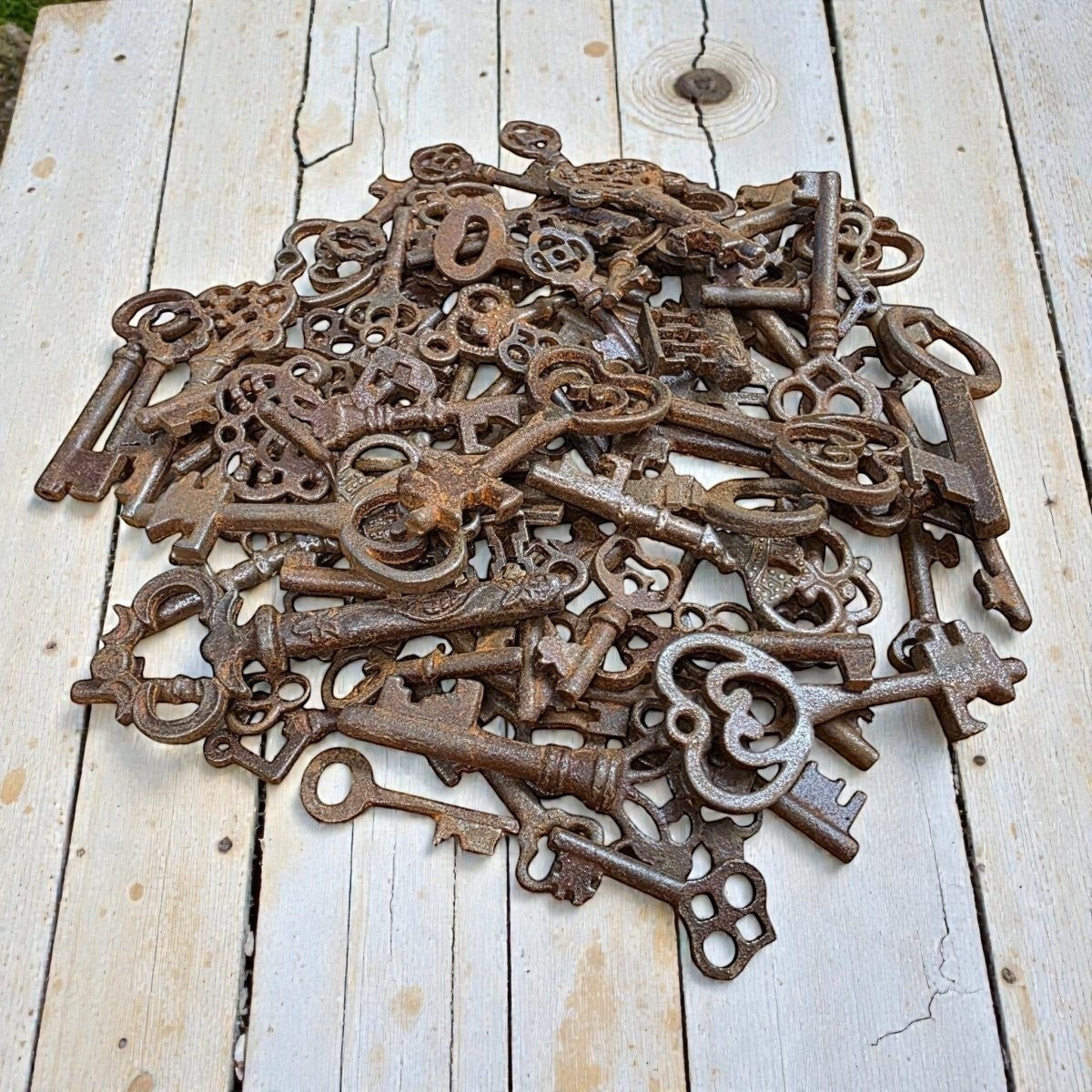19th-Century Cast Iron Assorted Keys With Antique Finish (Lot of 25)