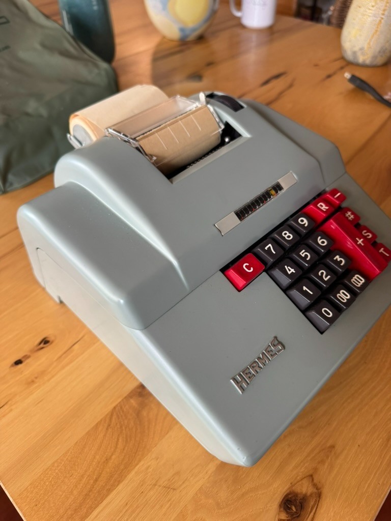 Vintage Hermes Precisa Desktop Adding Machine Calculator Model 161-8R w/ Cover