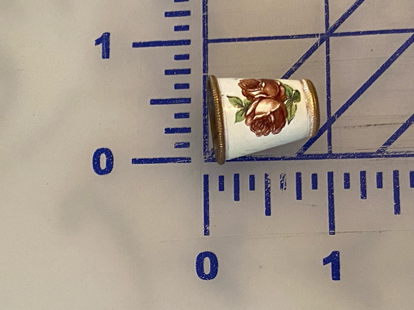 Antique Enamel Painted W Brick Red Roses Floral On Gold Colored Metal Thimble