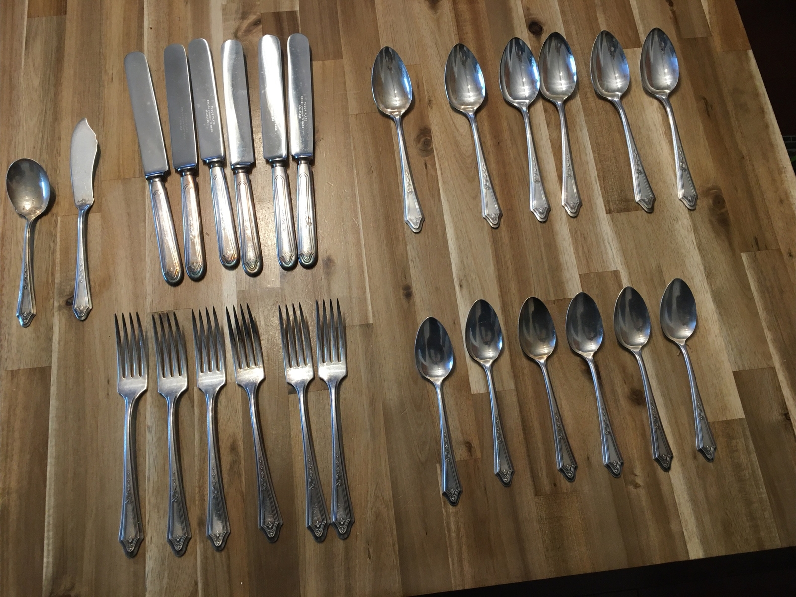 Oneida Community DUCHESS PATTERN Silverplate 1923 Knife Spoon Fork 26 Pcs Vgc