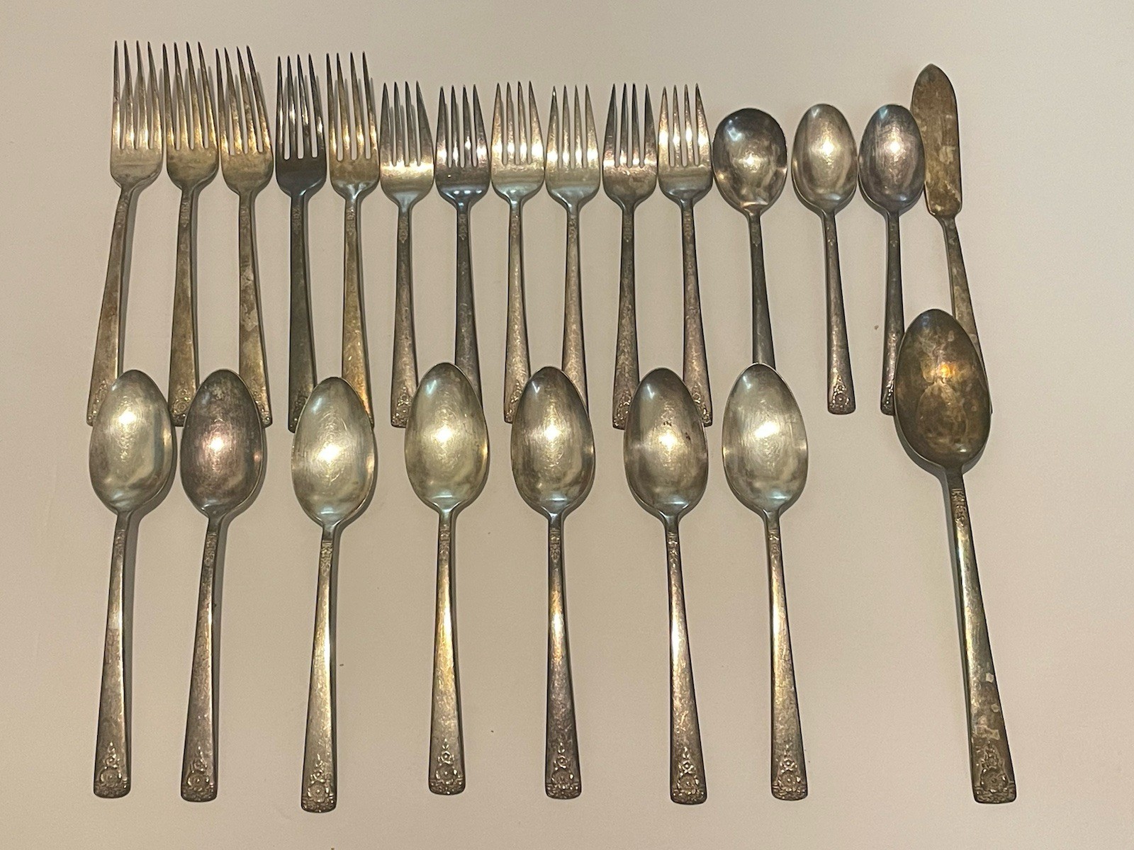 Vintage 23 PCs WM Roger’s Reinforced Plate Silverplate Silverware