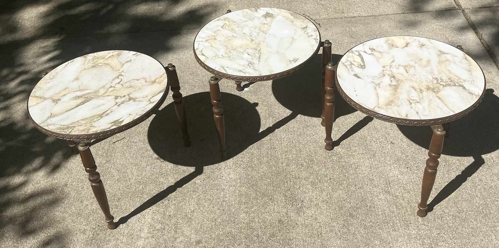 Vintage Mid Century Modern Round Marbled Top Nesting Tables – Set of 3