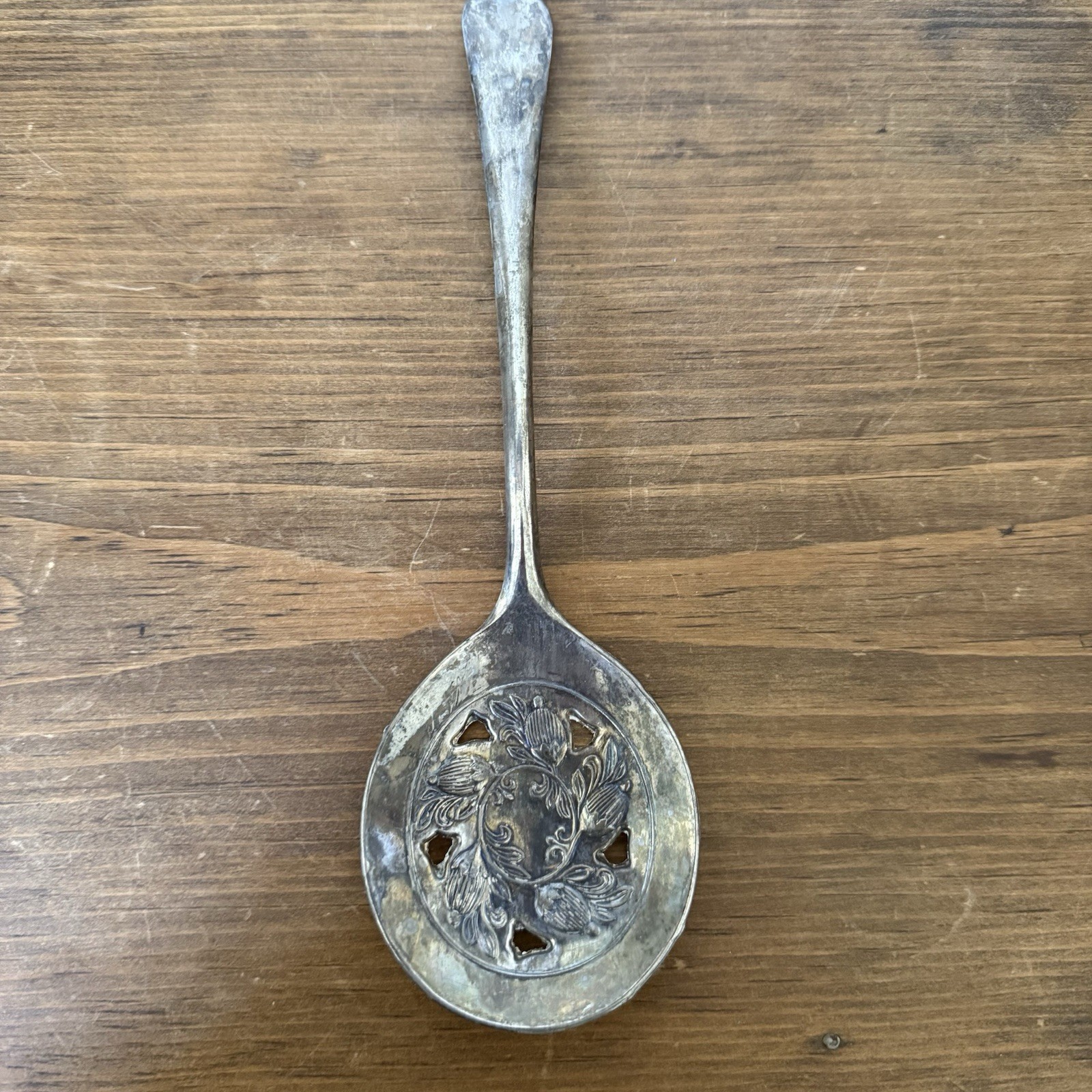Leonard Silver Plated Italy Pierced Serving Spoon Ornate Acorn Pattern Vintage