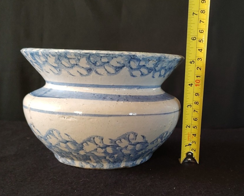 Vintage Blue and White Stoneware Spongeware Spittoon Cuspidor Stoneware – AS-IS