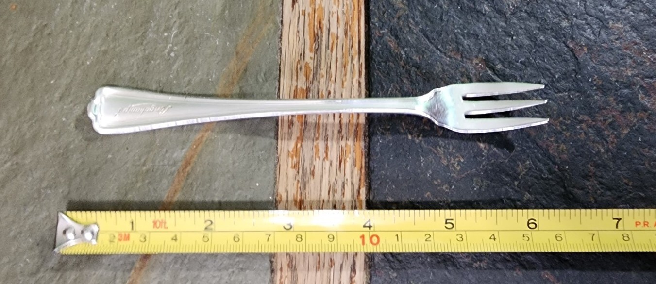 LONGCHAMPS’ NYC RESTAURANT ANTIQUE c1912 CROMWELL SILVERPLATED COCKTAIL FORK🦞