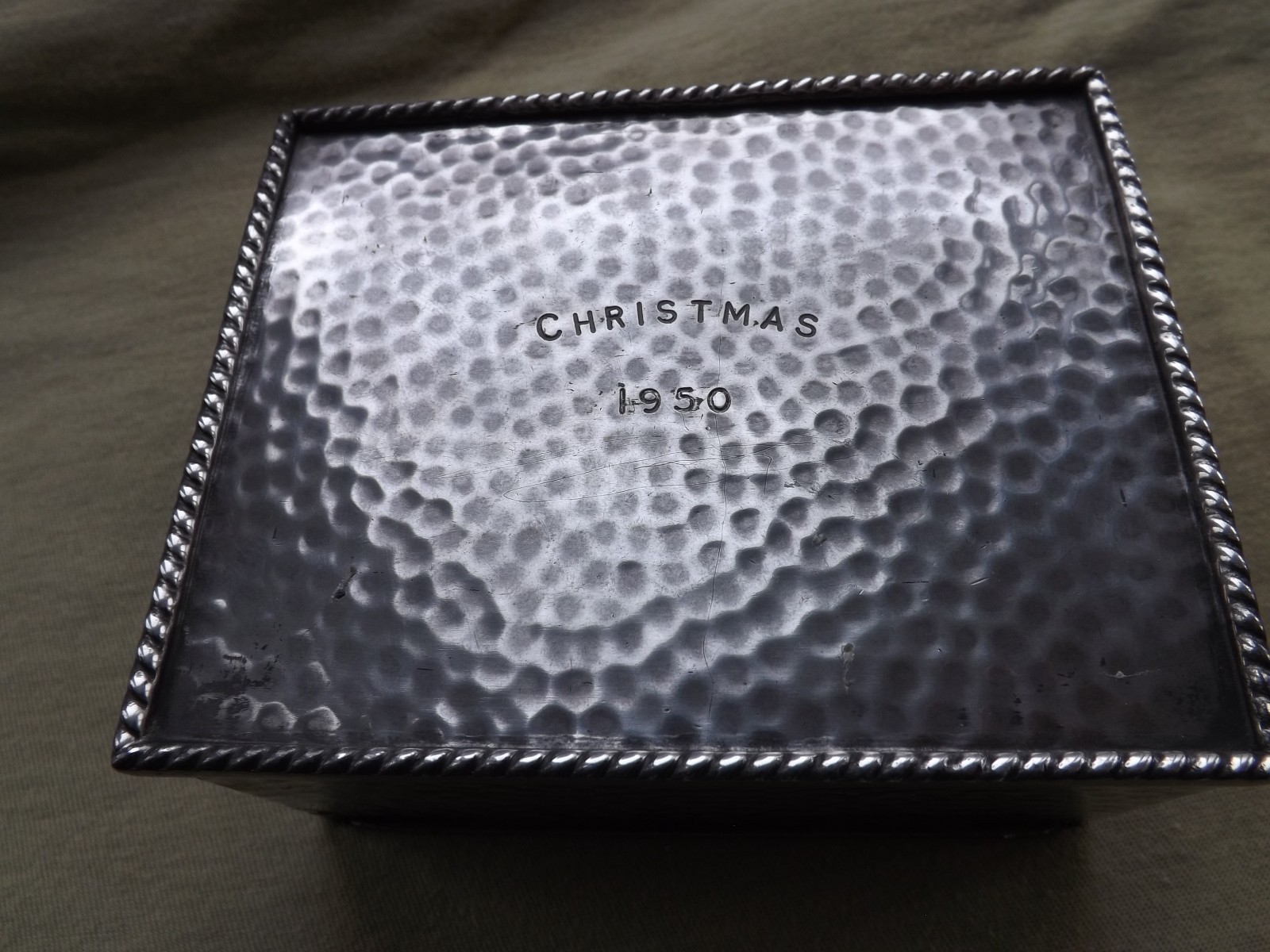 Antique Hammered Pewter Jewellery Trinket Box Engraved CHRISTMAS 1950 Gift Box