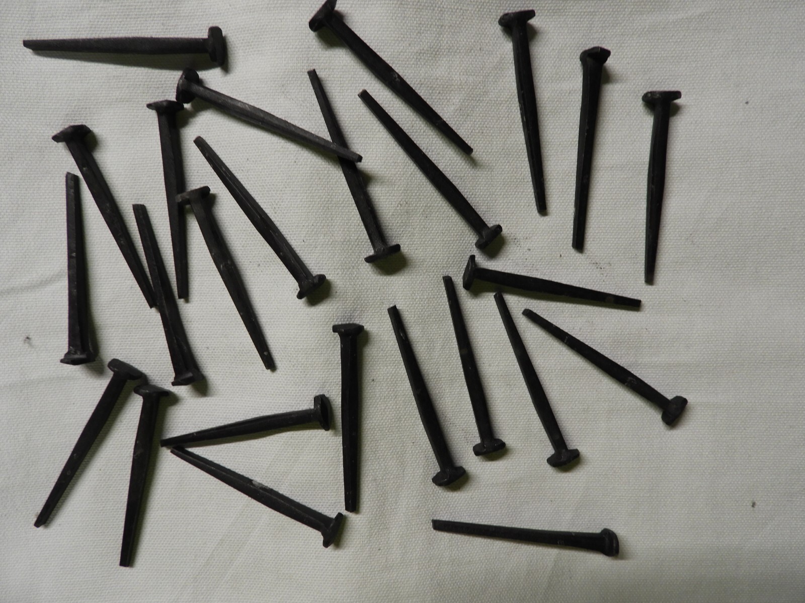25 Vintage Rose Head Nails – 2.75 inches – #8 – Unused