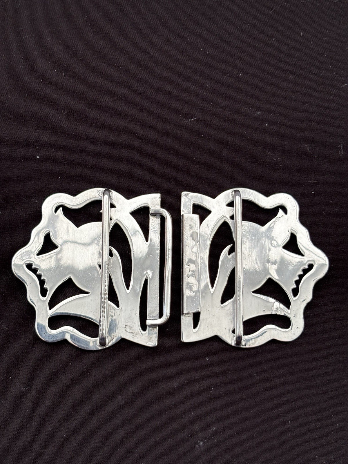 solid silver nurses Belt Buckle. Daffodils, Birmingham 1968. P.M.L.
