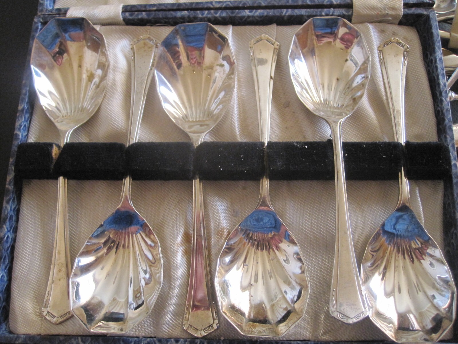 VINTAGE Silver Plated 6 Piece Canteen FRUIT SPOONS…………BOXED