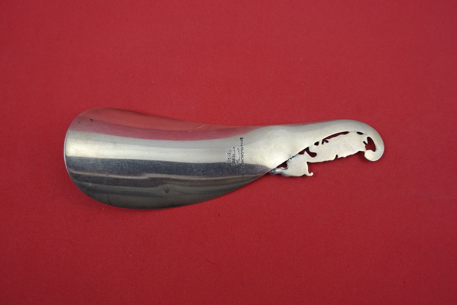 Pattern Unknown by Shiebler Sterling Shoe Horn w/ Chrysanthemum handle 5 5/8″