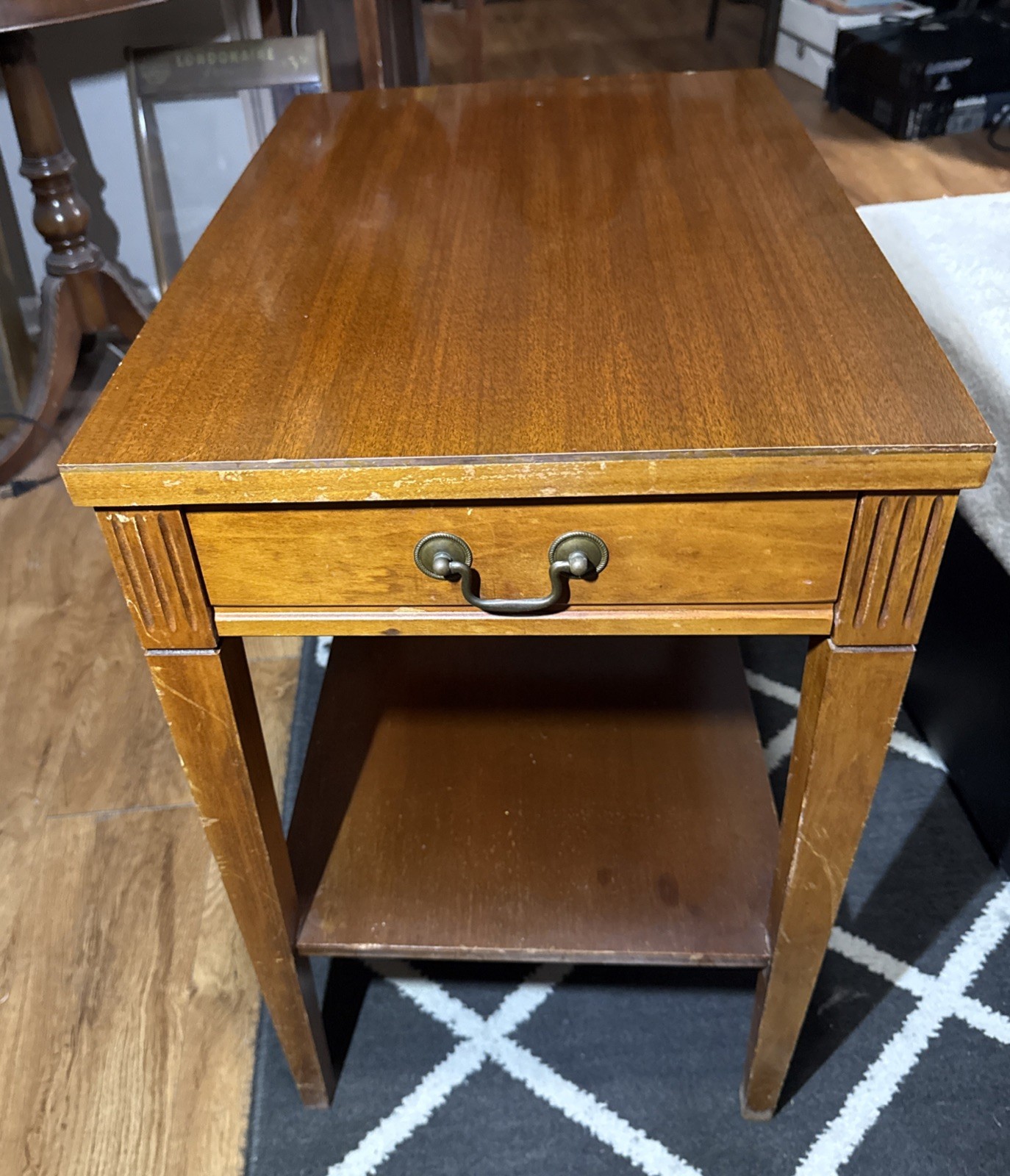 VINTAGE MERSMAN #7641 END TABLE WITH 1 DRAWER & BOTTOM SHELVE 23.5” x15.5” x24”