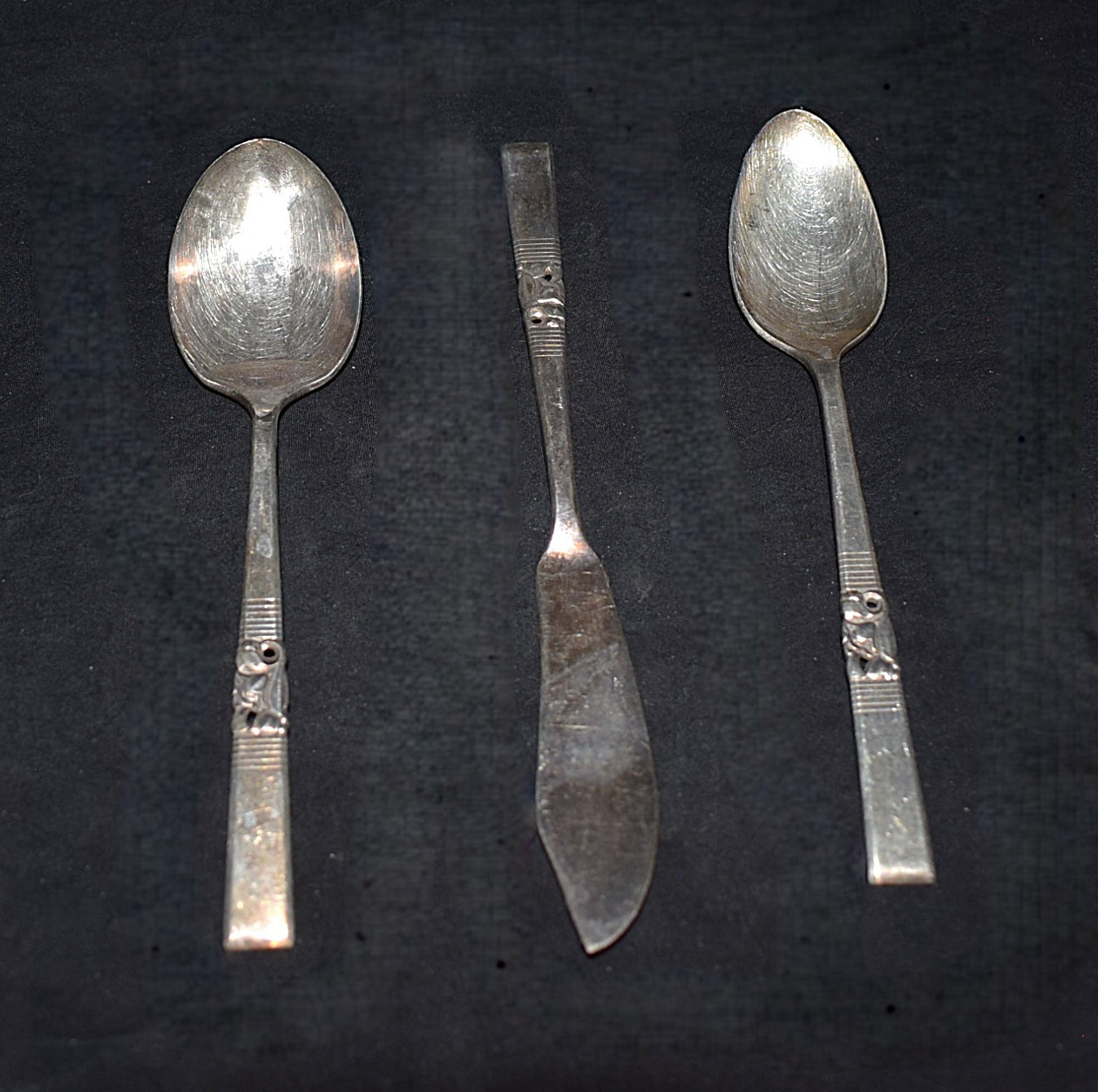 Vintage Art Deco Silverpate Flatware/Dinnerware/Silverware ~ 34 Pieces