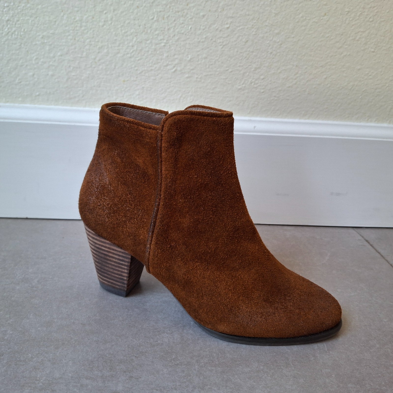 Chocolat Blu Chestnut Brown Suede Ankle Boots – Size 6.5 (2.5″ Heel)