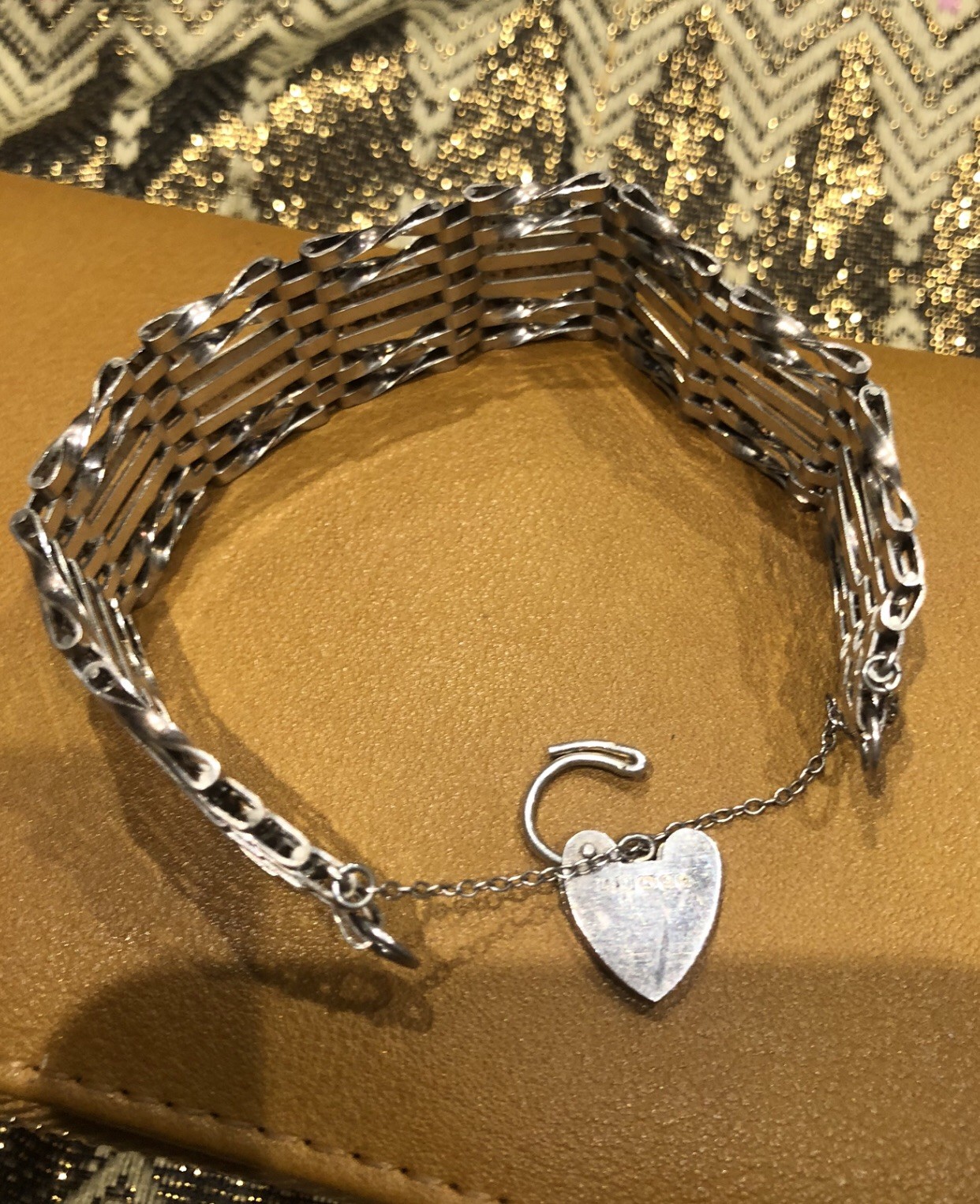 Vintage Sterling Silver 21.16g Beautiful 6-Bar Gate Bracelet Love Heart ❤️