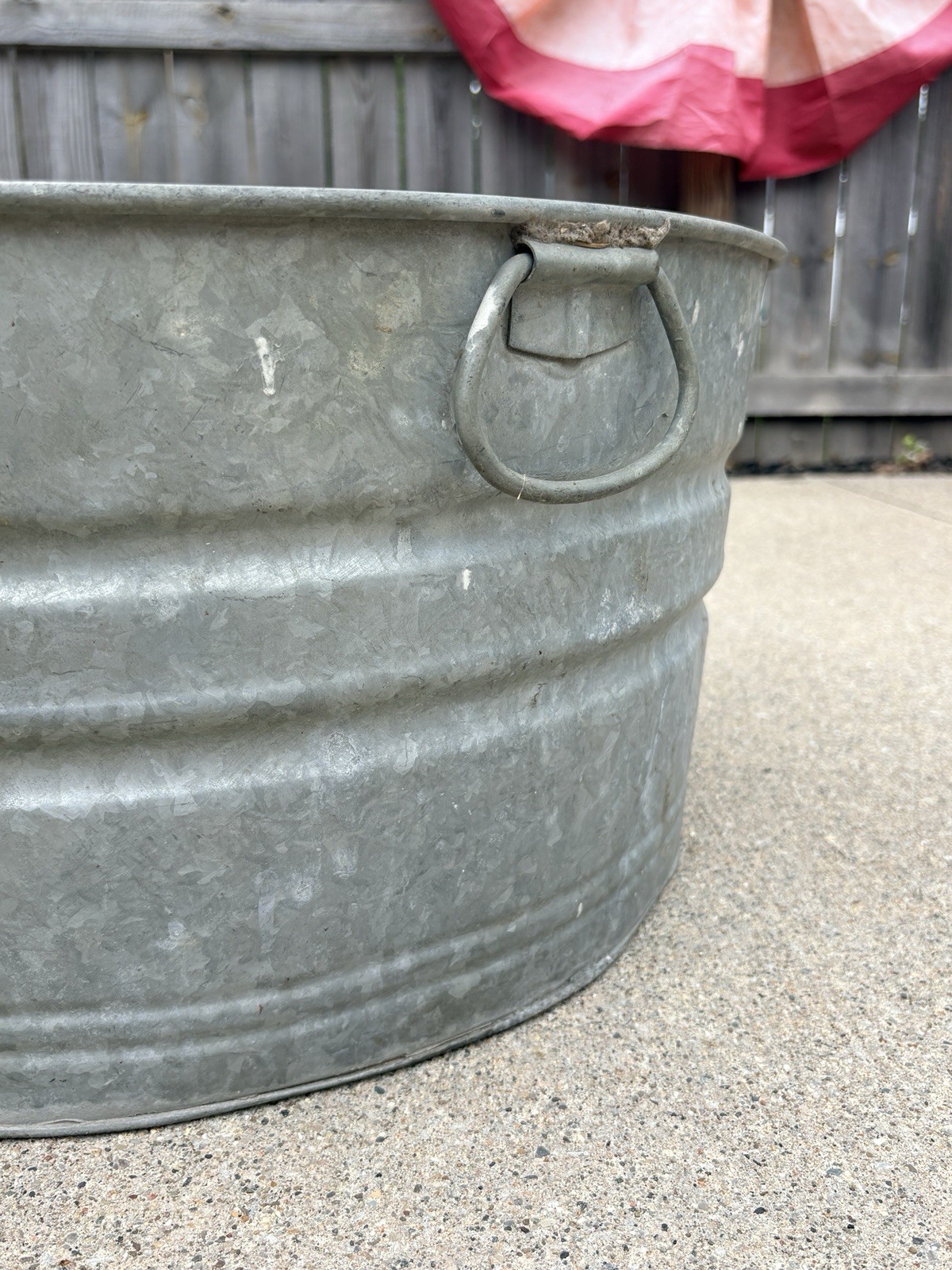 1950s Galvanized Wheeling Corrugating Company Dura-Zinc-Alloy wash tub