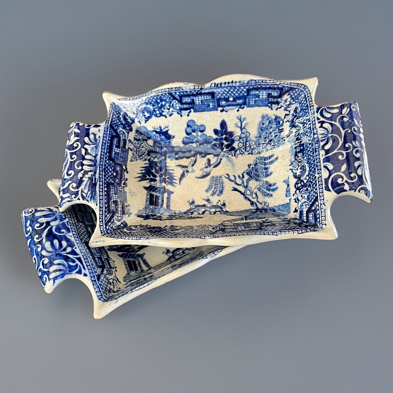 Pair Antique Pearlware Blue Willow Pattern Pickle Dishes, C 1820