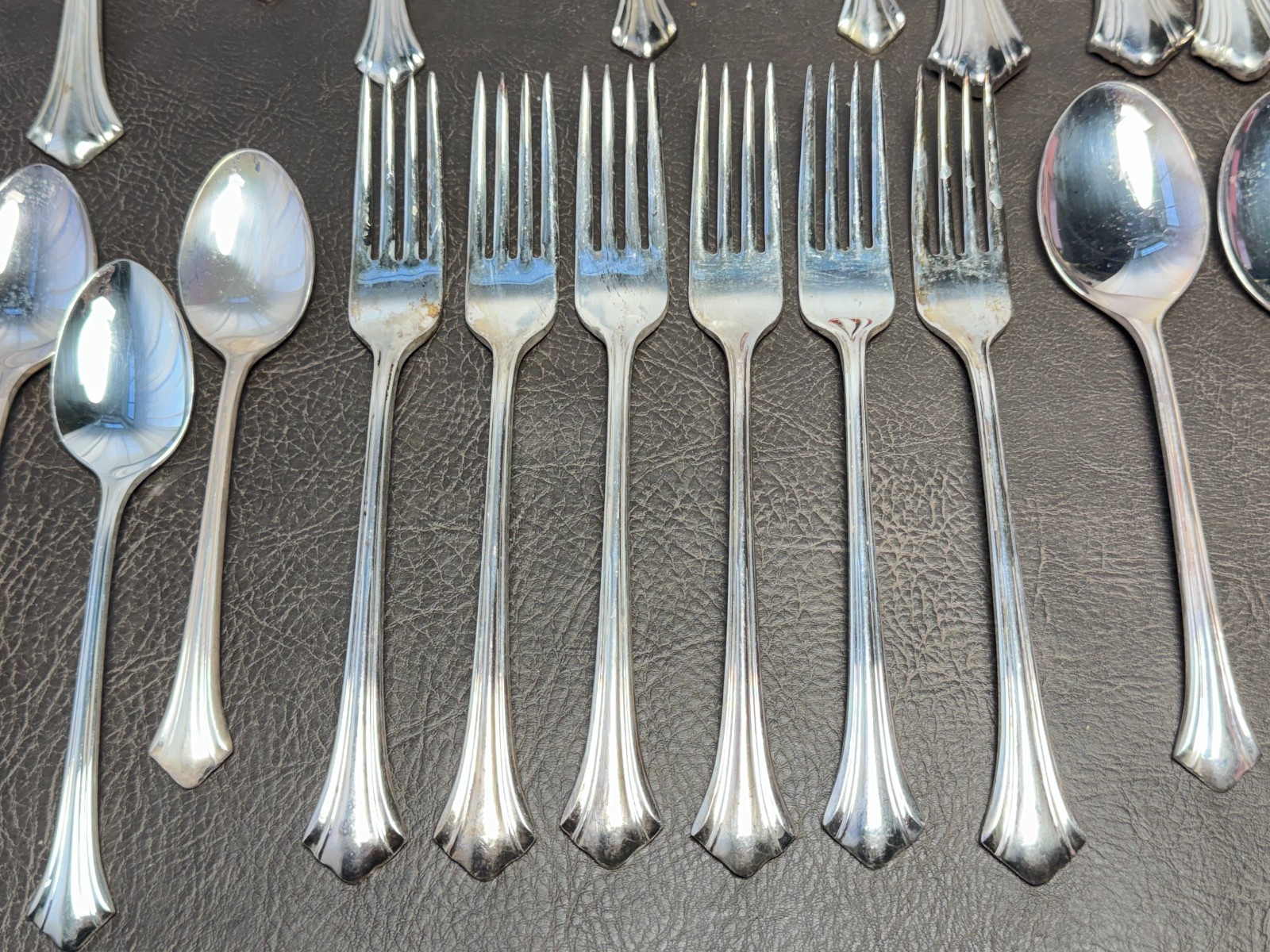 Reed & Barton Elite Parthenon Silverware Silverplate Silver 34 Fork Spoon Knife