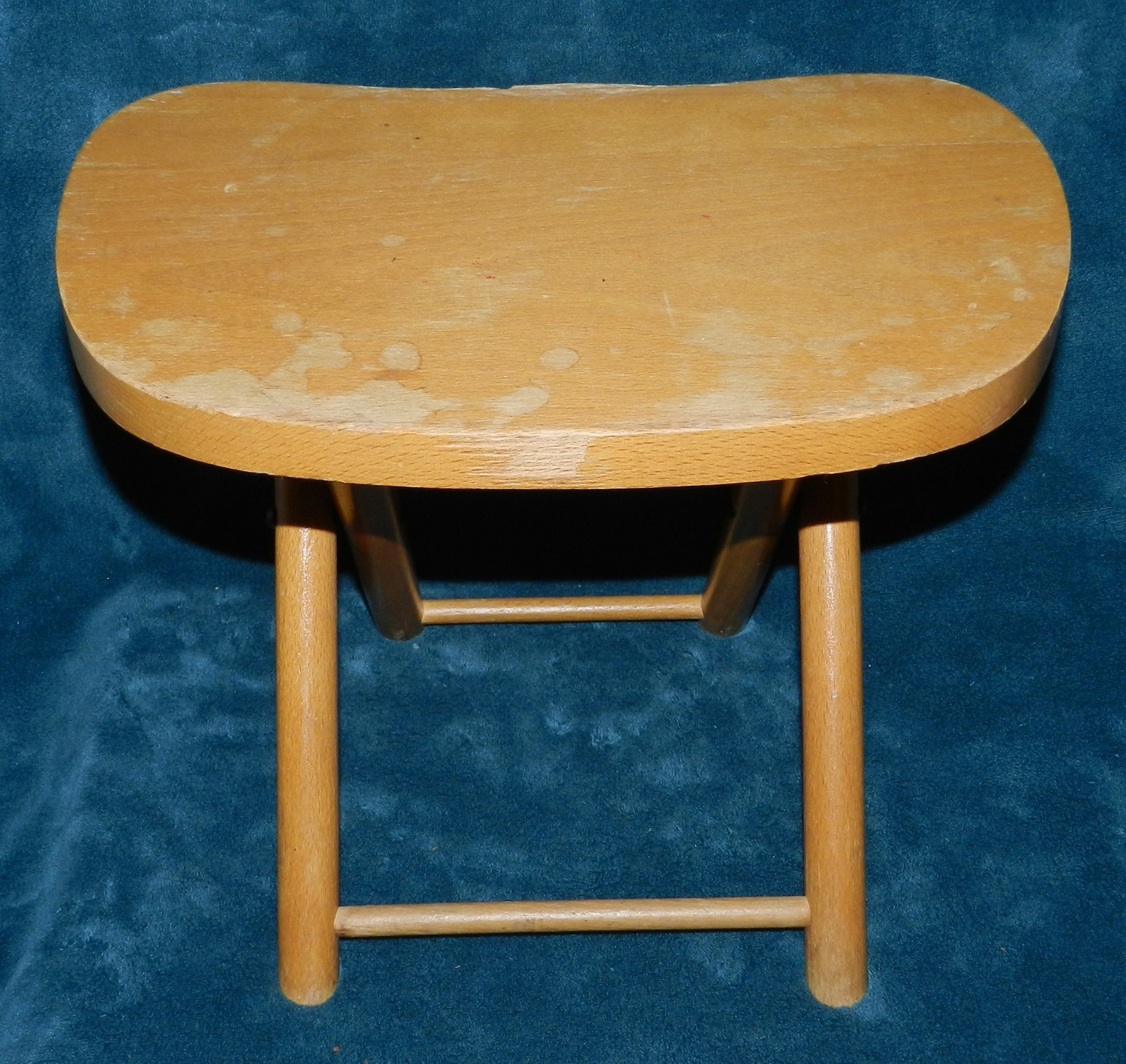 AWESOME PRIMITIVE NEVCO WOOD FOLDING CAMPING STOOL!!