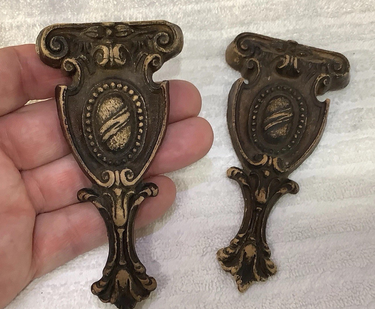 Pair of Victorian Style Syroco Furniture Corbels Application for Restoration