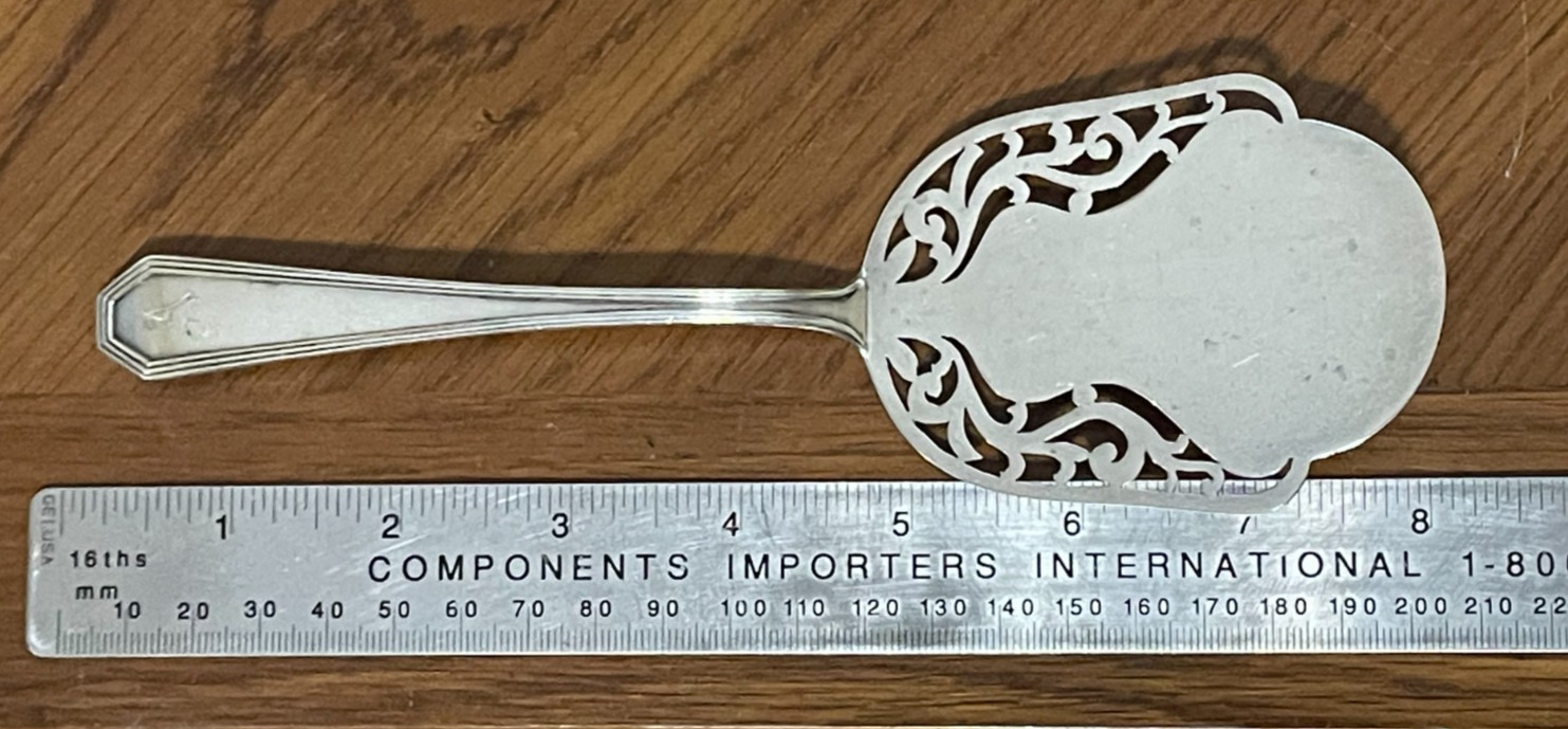 Queen Anne Plain By Dominick and Haff Sterling Silver Waffle Server 62 g