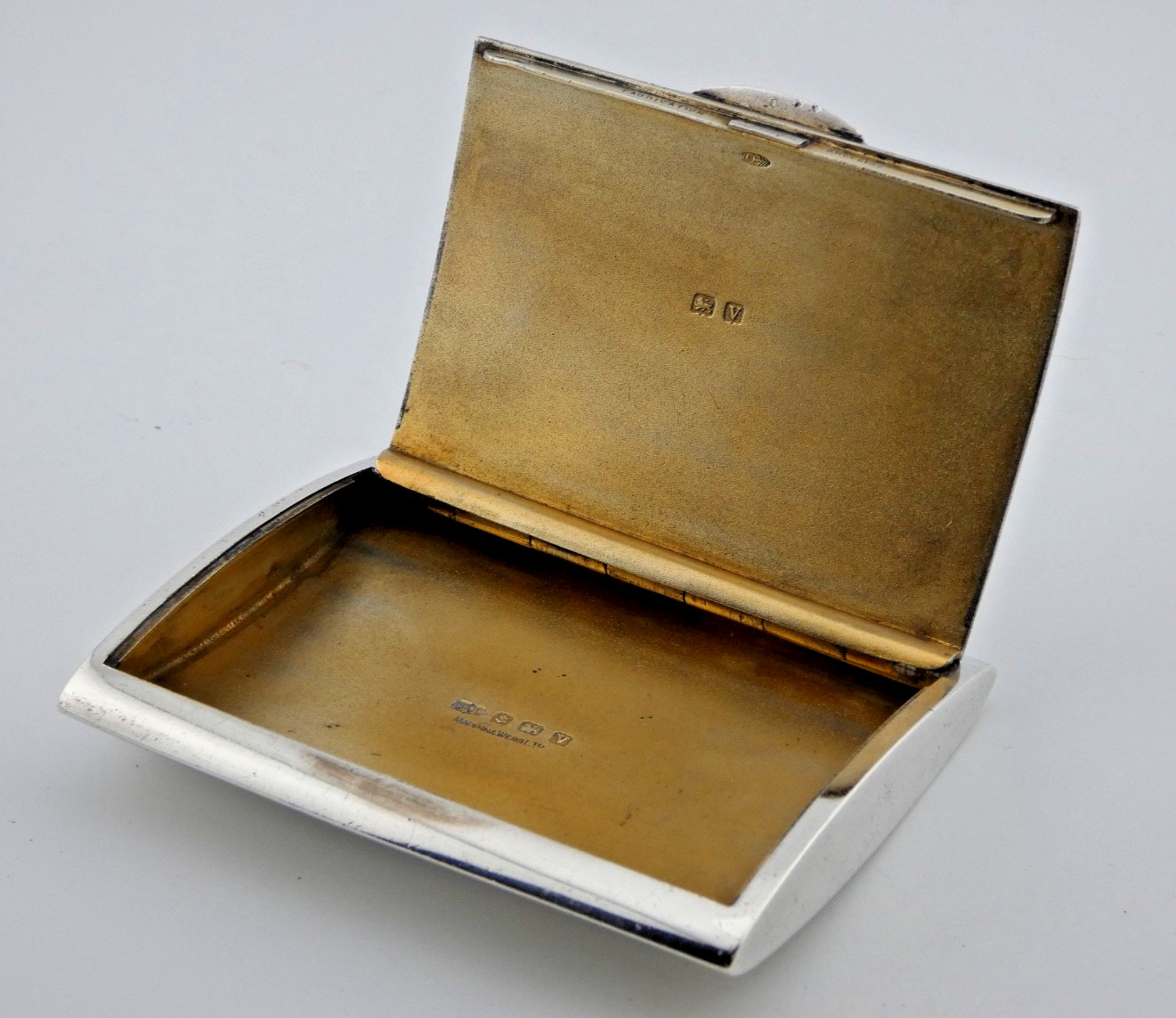 ART DECO SOLID STERLING SILVER CIGARETTE SNUFF TOBACCO CASE C.1920 – 99.2grams