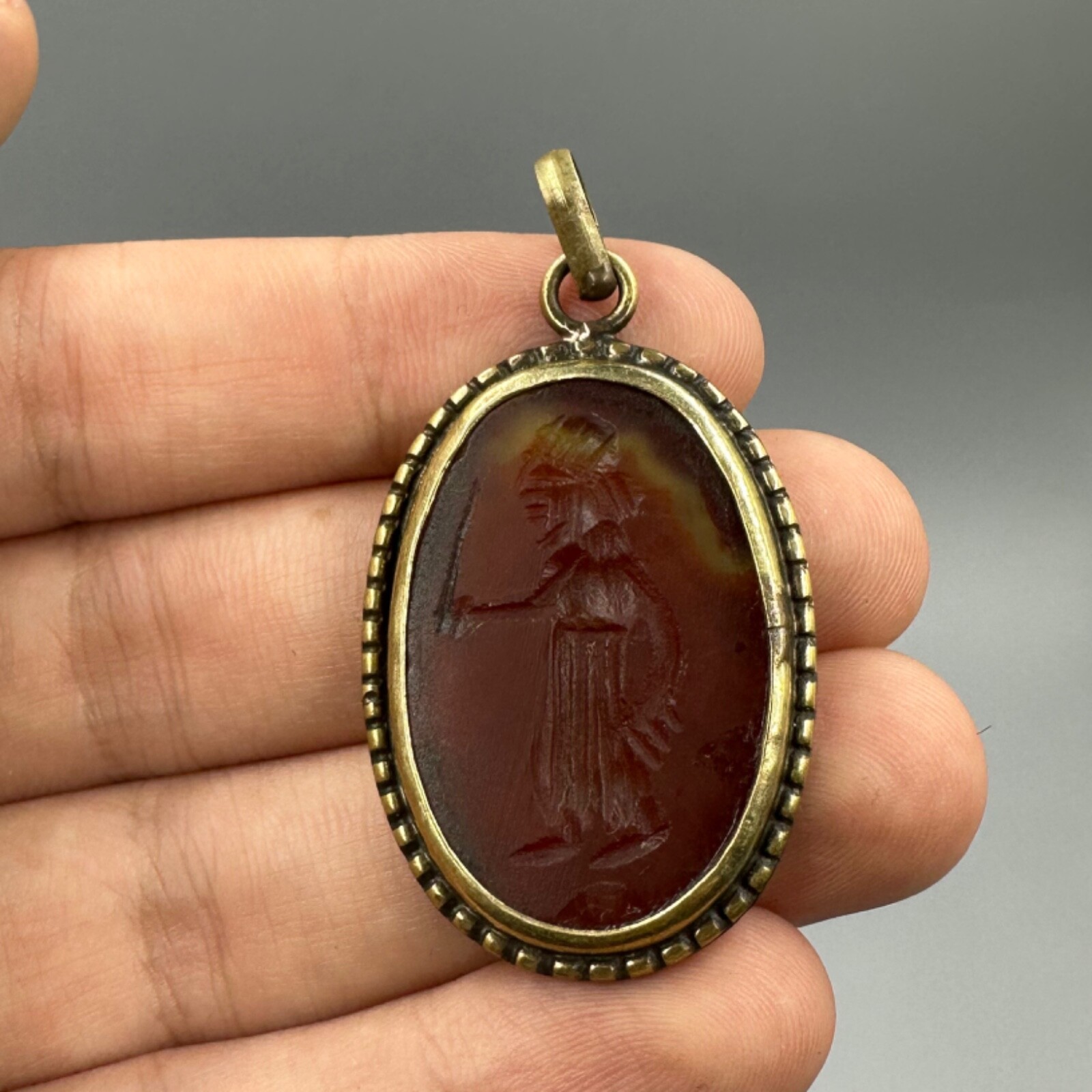 Beautiful rare ancient Roman agate carnelian king intaglio brass pendant